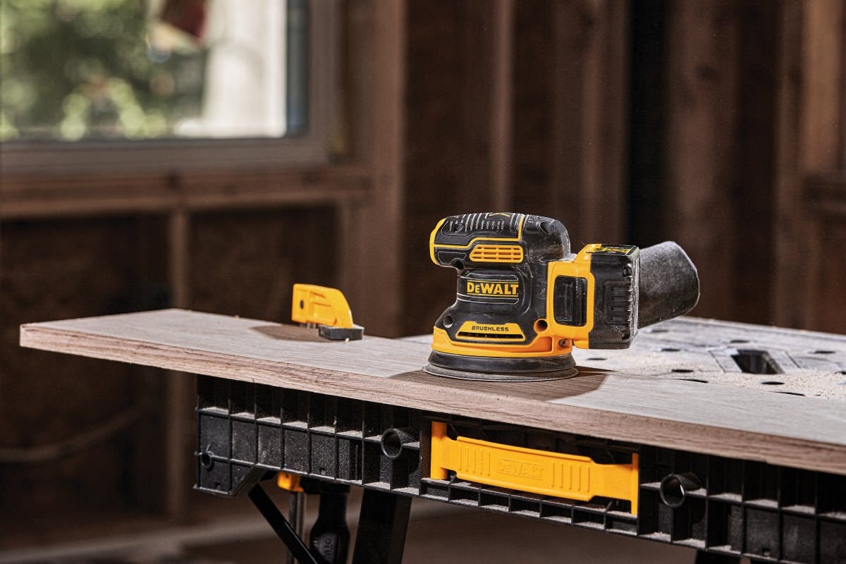 DeWalt DCW210D1 20V MAX XR Brushless 5-Inch Cordless Sander 2.0Ah Kit