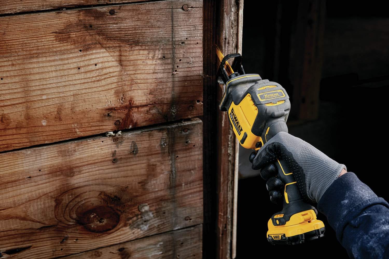 DeWalt DCS312G1 XTREME 12V MAX Brushless One-Handed Reciprocating Saw 3.0Ah Kit