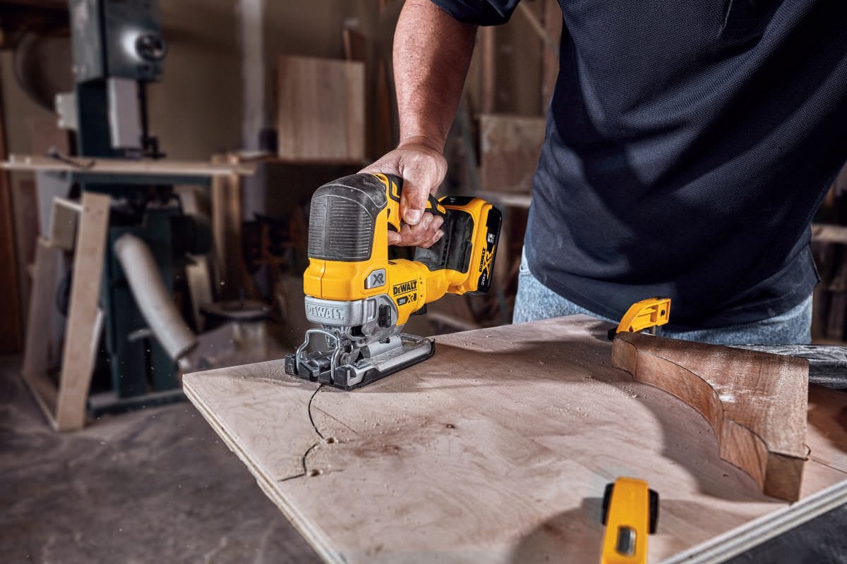 DeWalt DCS334P1 20V MAX XR Brushless Cordless Top-Handle Jigsaw 5.0Ah Kit