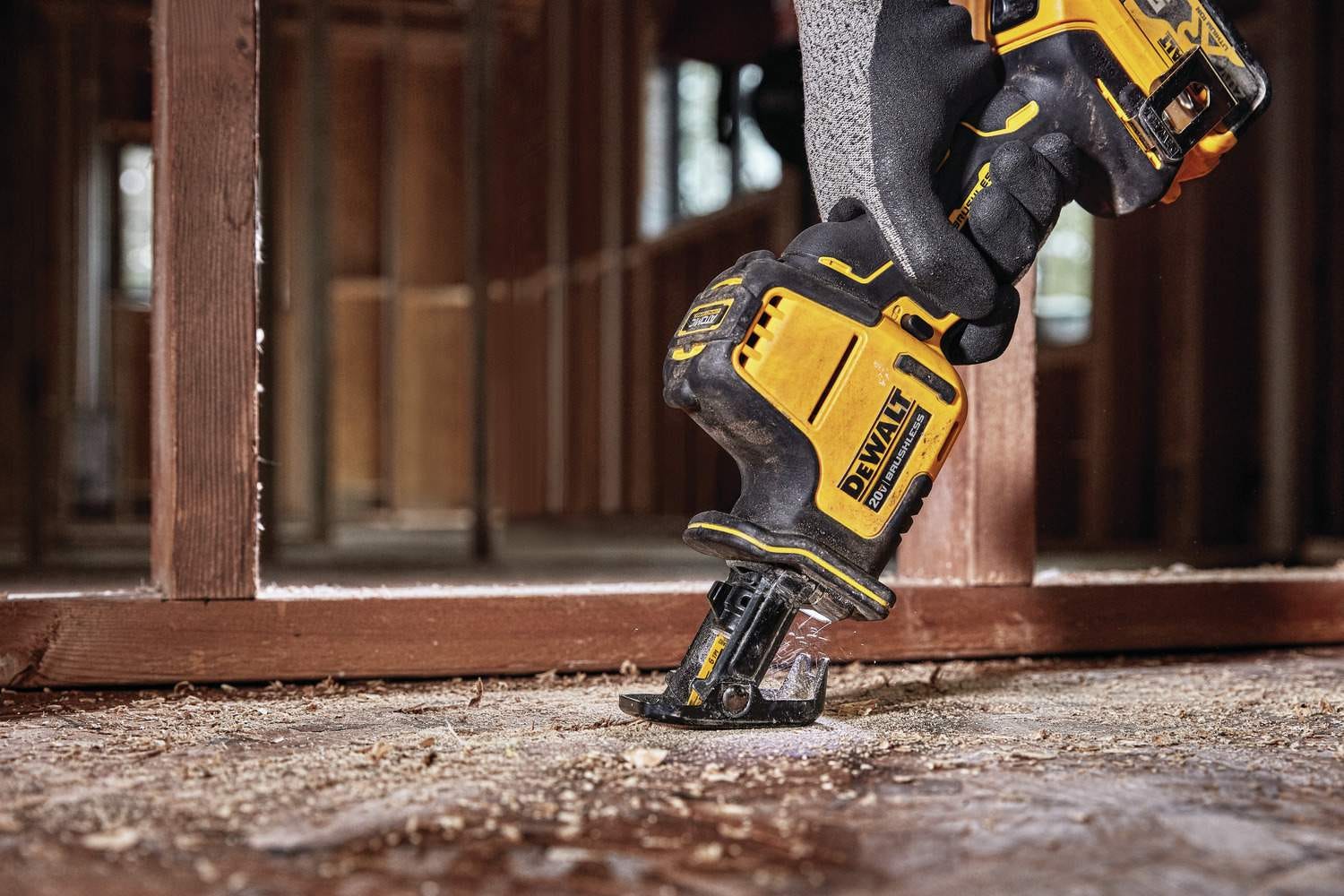 DeWalt DCS369P1 Atomic 20V MAX Cordless One-Handed Reciprocating Saw 5.0Ah Kit
