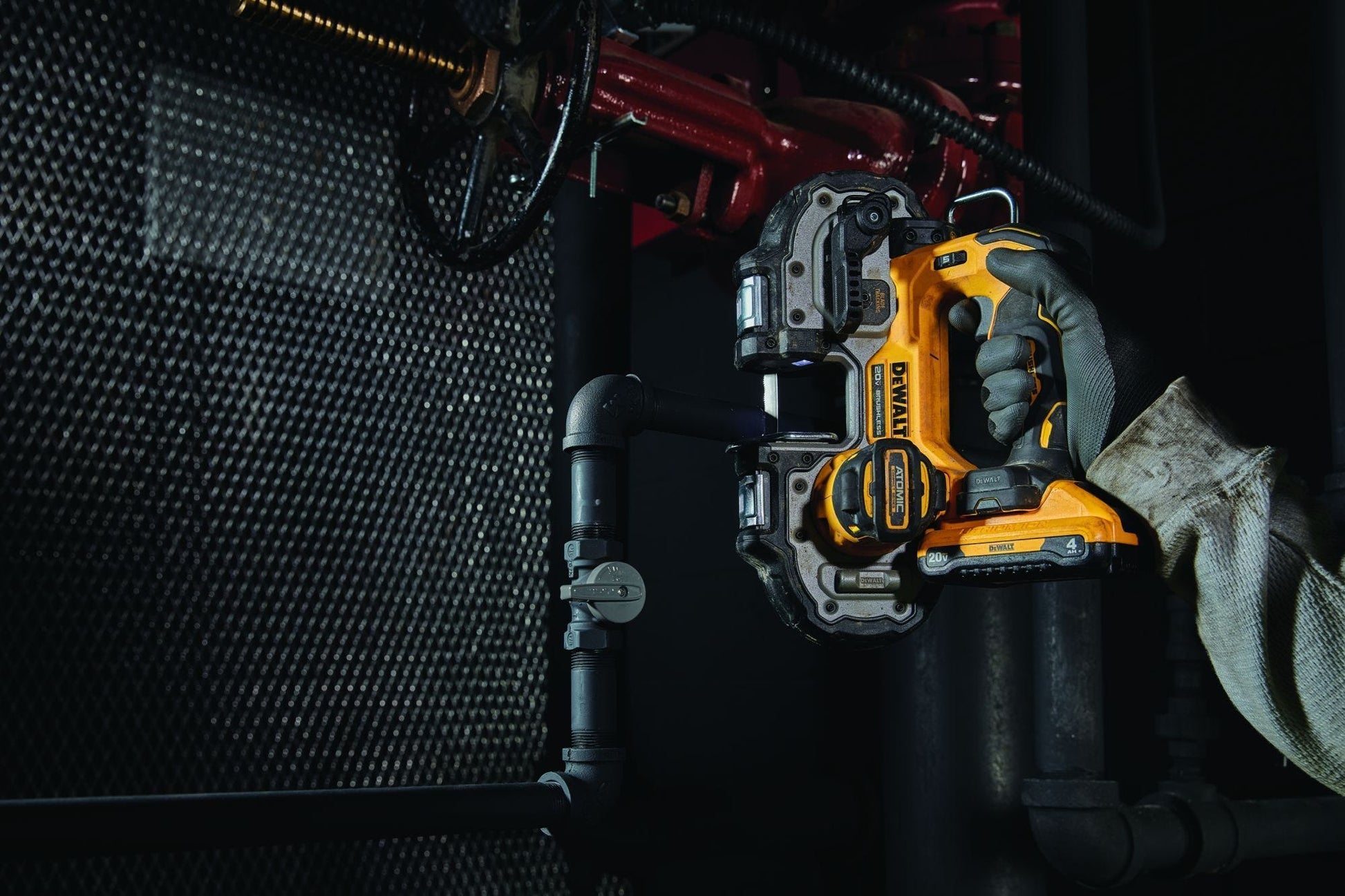 DEWALT DCS377Q1 ATOMIC 20V MAX Brushless Cordless 1-3/4-in. Bandsaw Kit