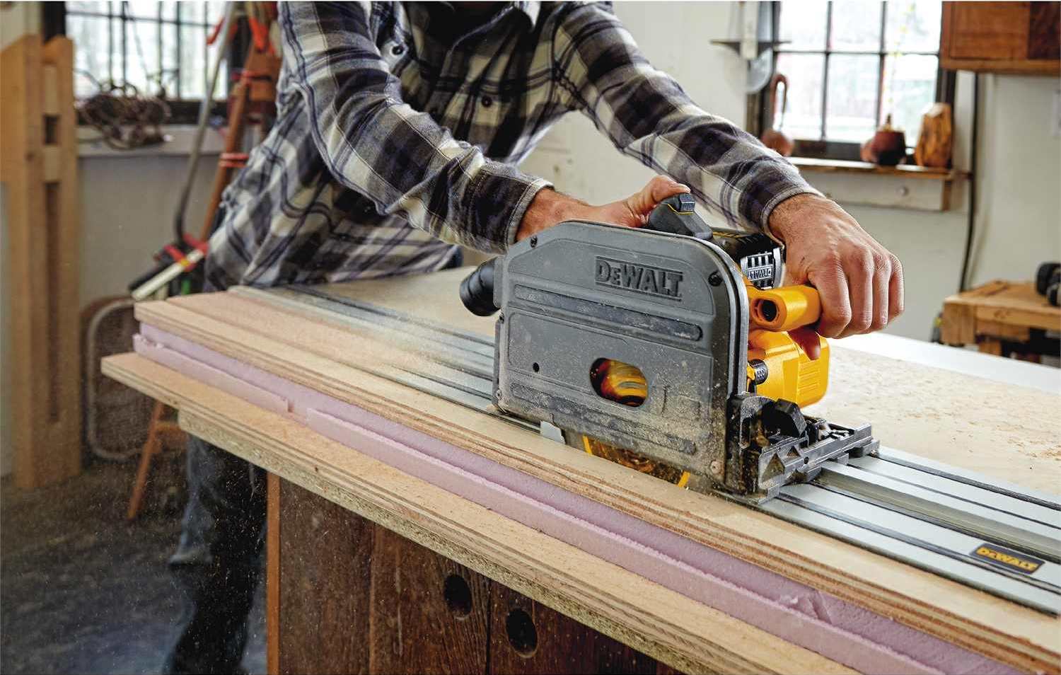 DeWalt DCS520ST1 60V Max 6-1/2" Cordless FlexVolt Tracksaw 6AH Kit w/ 59" Rail