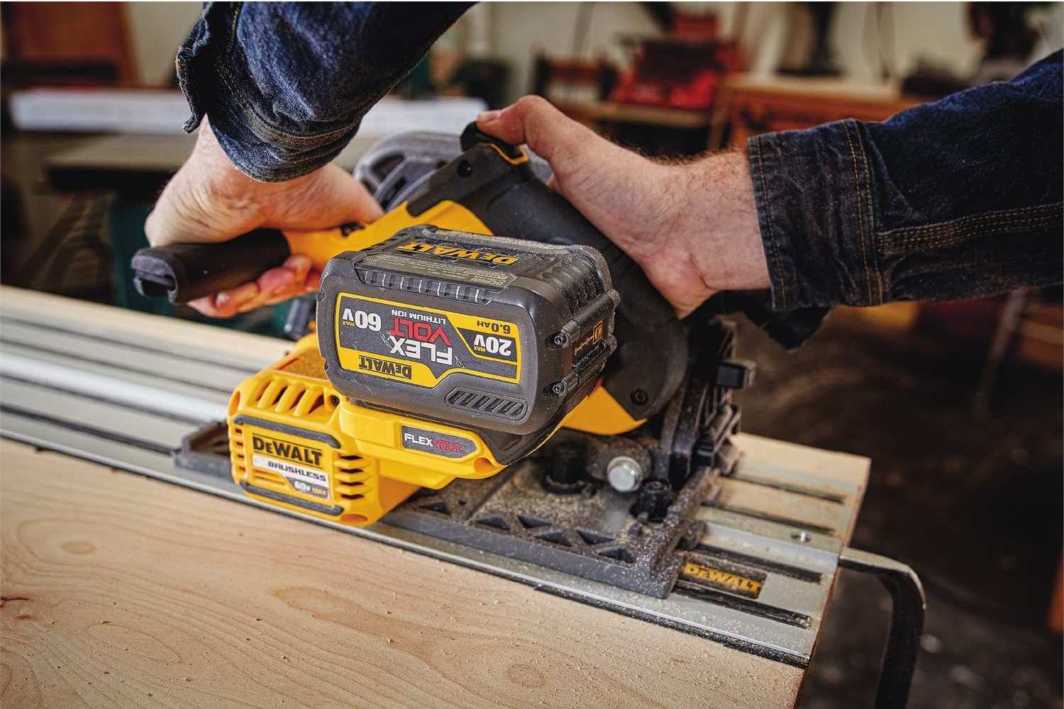 DeWalt DCS520ST1 60V Max 6-1/2" Cordless FlexVolt Tracksaw 6AH Kit w/ 59" Rail
