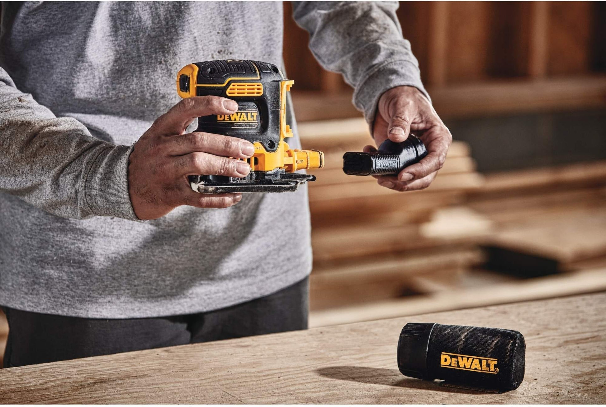 DeWalt 20V MAX XR Brushless 1/4-Sheet Sander with 20V MAX POWERSTACK Compact Starter Kit