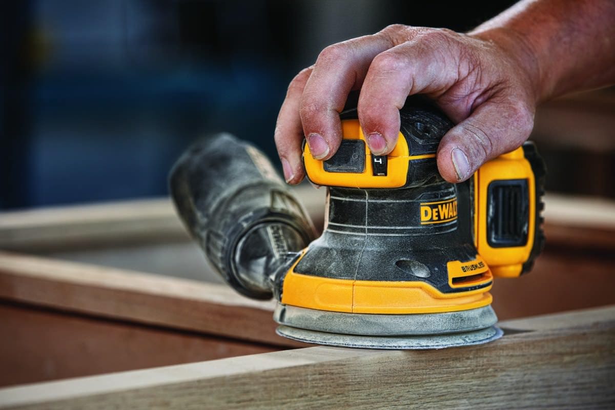 DeWalt DCW210B 20V MAX XR Brushless 5" Cordless Sander, Tool Only