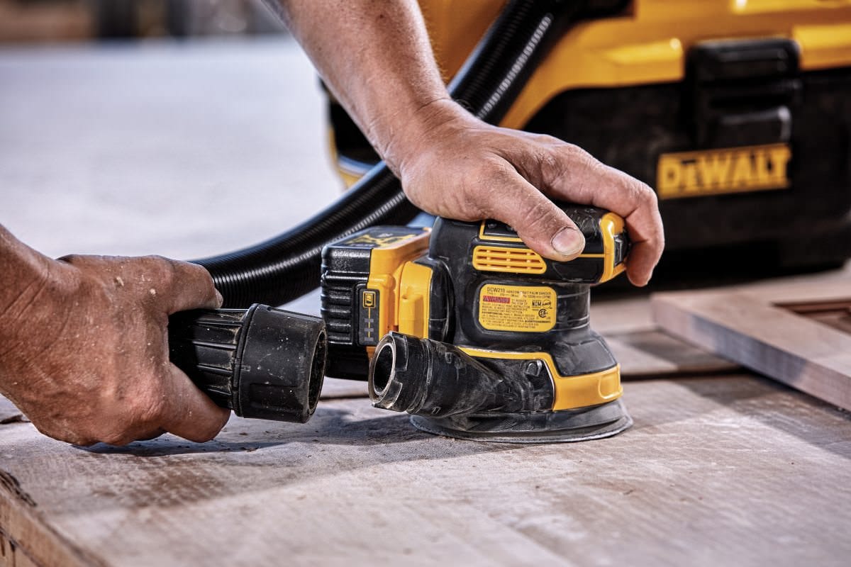 DeWalt DCW210D1 20V MAX XR Brushless 5-Inch Cordless Sander 2.0Ah Kit