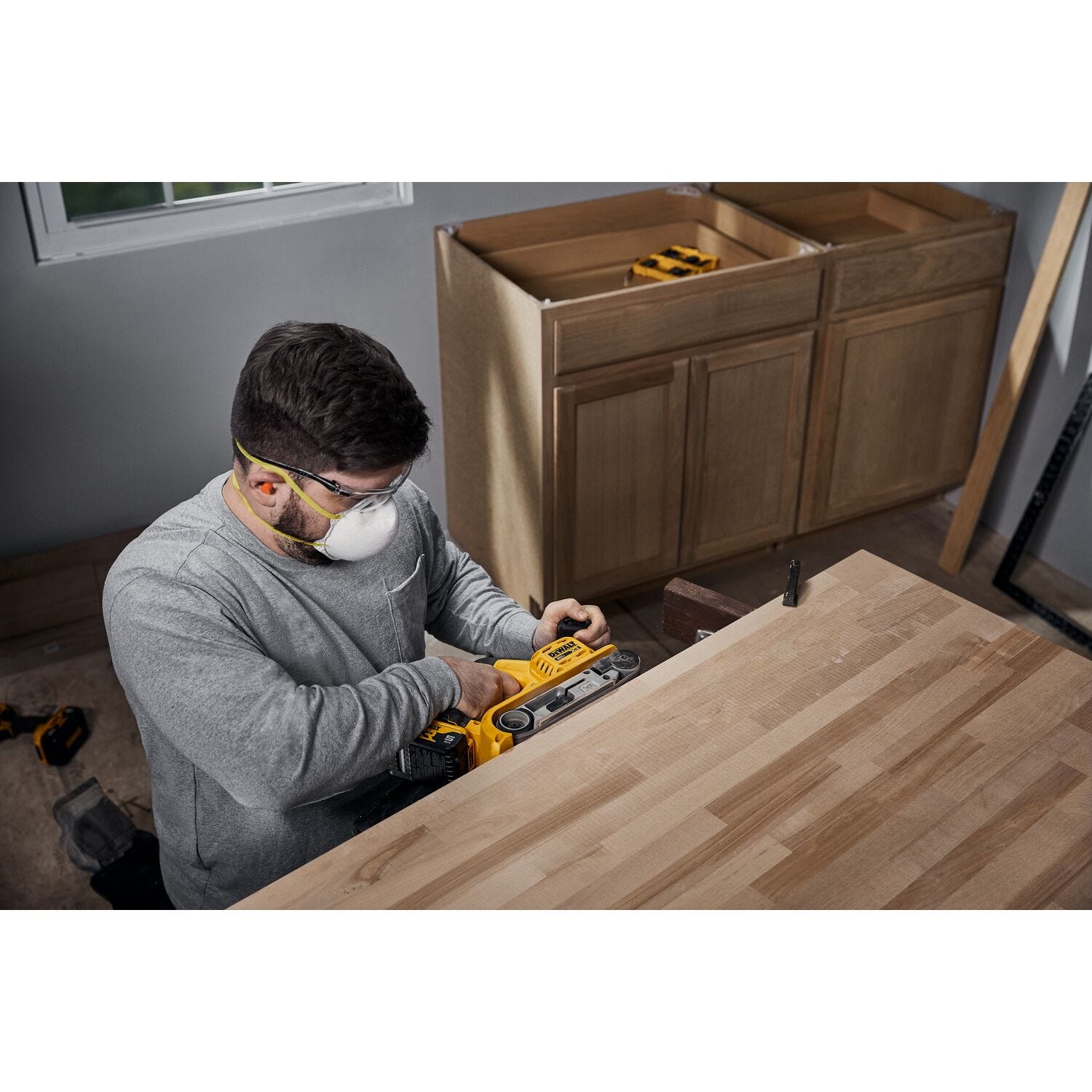 DeWALT DCW220B 20V MAX XR 3 in. x 21 in. Brushless Belt Sander, Tool Only