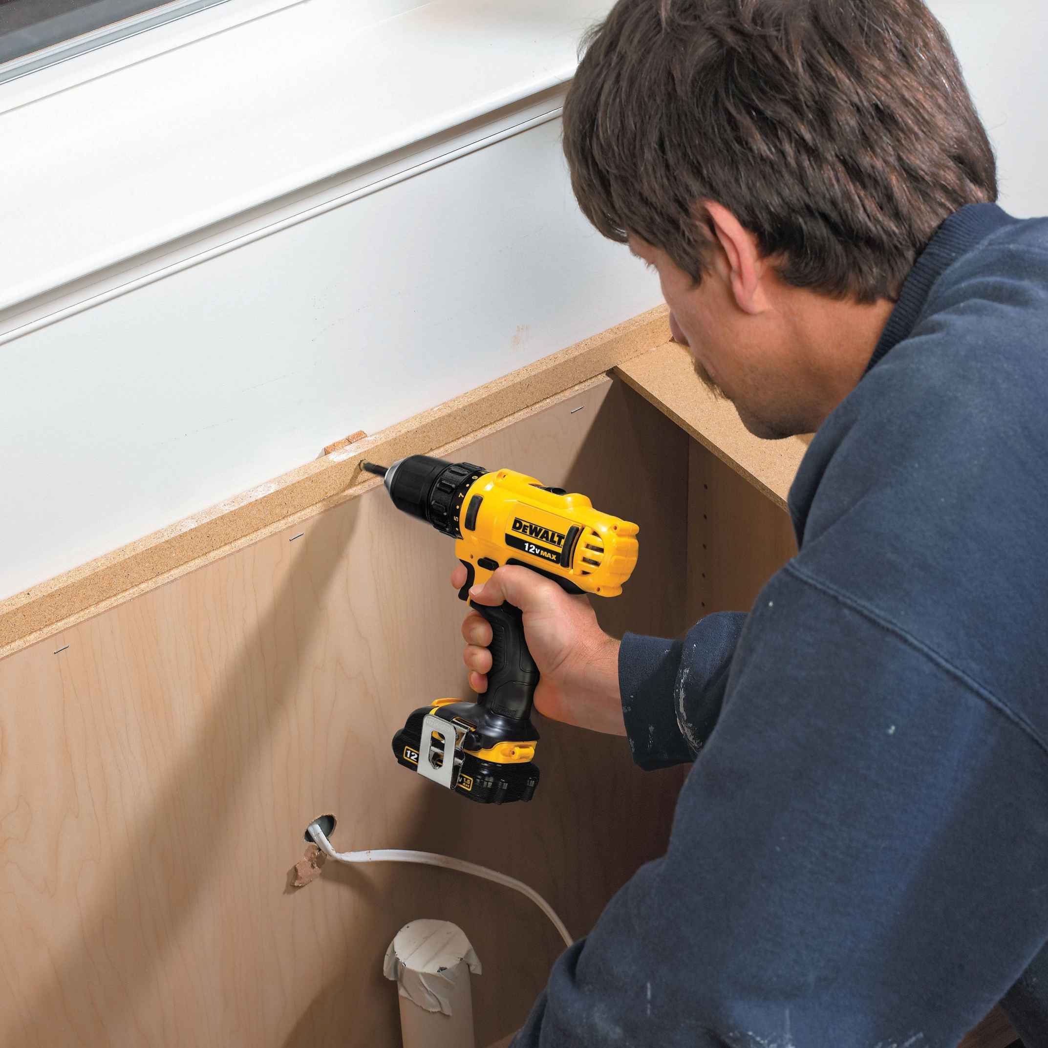 DeWalt DCD710S2 12V MAX 3/8-Inch Drill Driver 1.5AH Kit