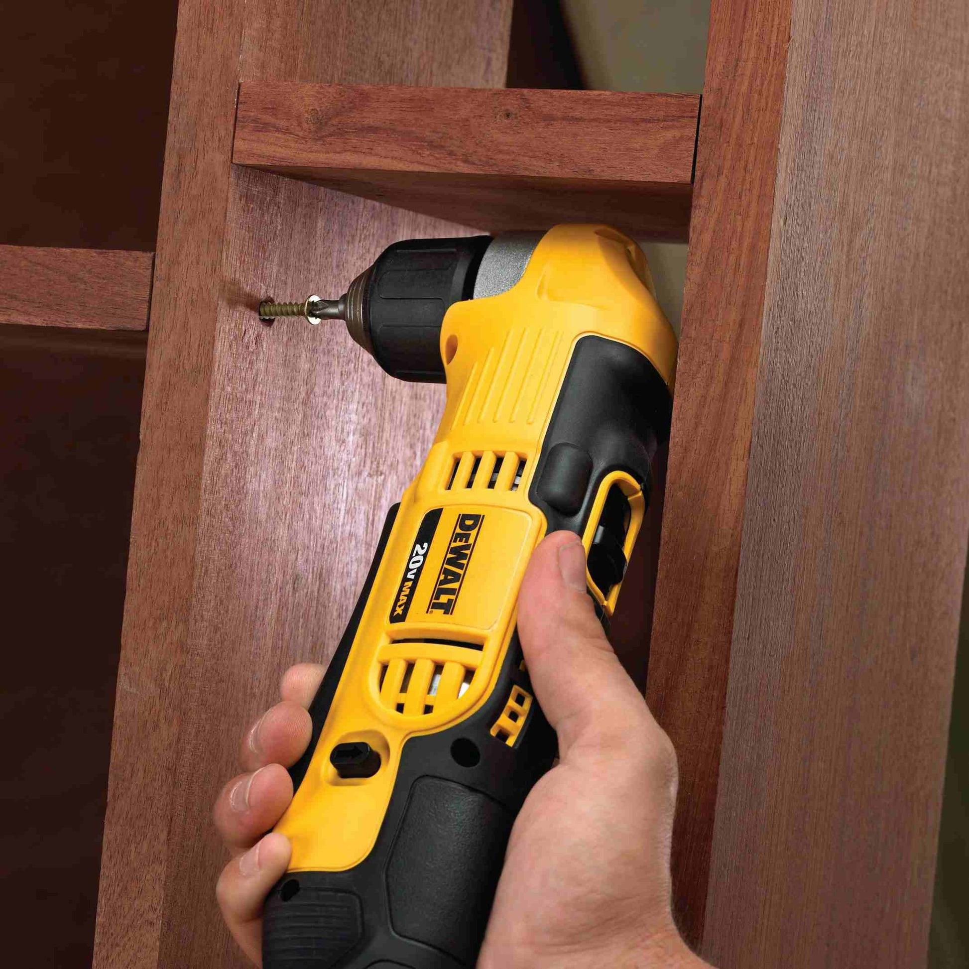 DeWalt DCD740C1 20V MAX 3/8-Inch Right Angle Drill/Driver 1.5Ah Kit