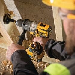 DeWalt DCD997CP2BT 20V Tool-Connect Cordless 1/2-Inch Hammer Drill 5.0Ah Kit