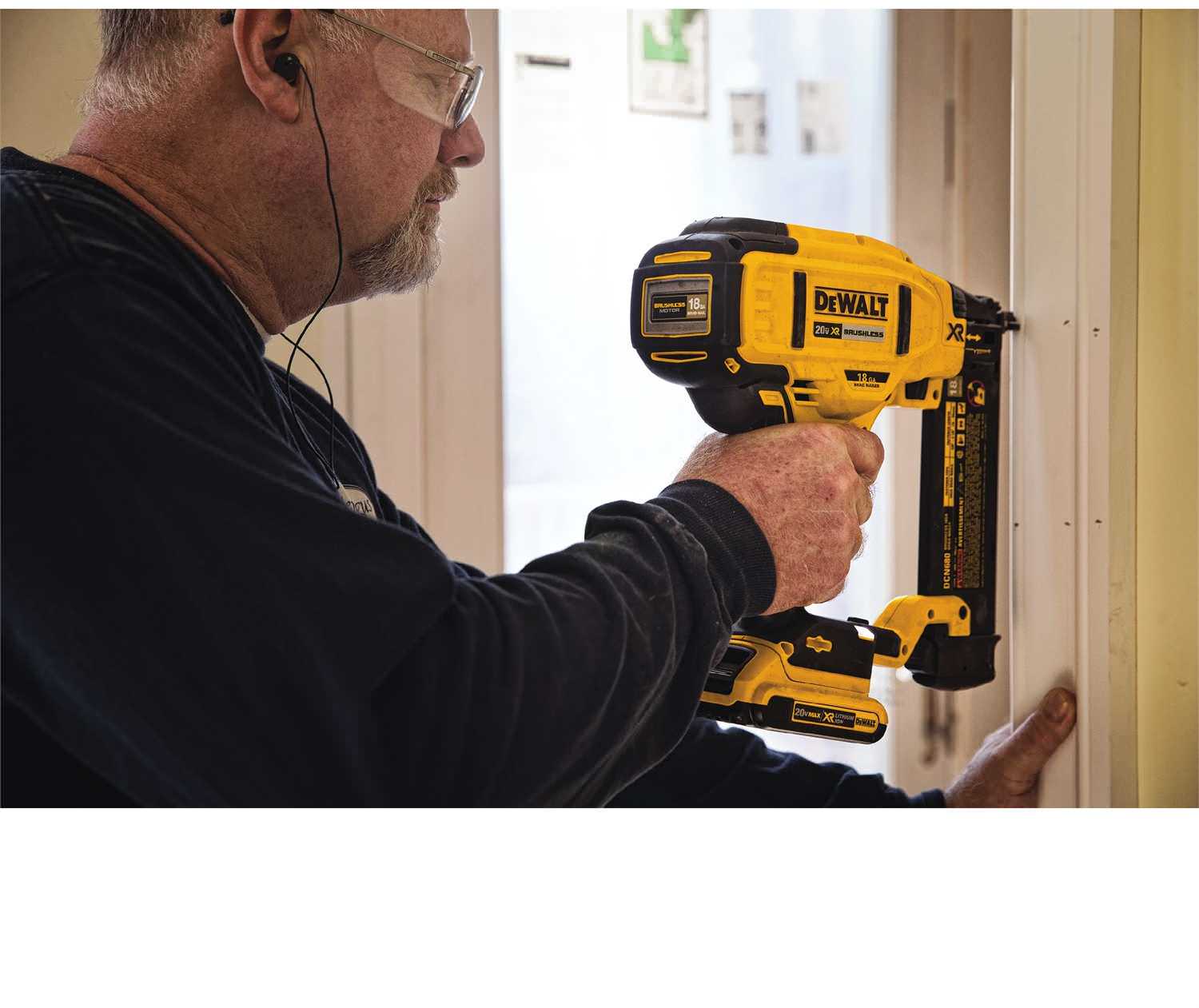 DeWalt DCN680B 20V Max XR 18 Ga Brad Nailer, Tool Only