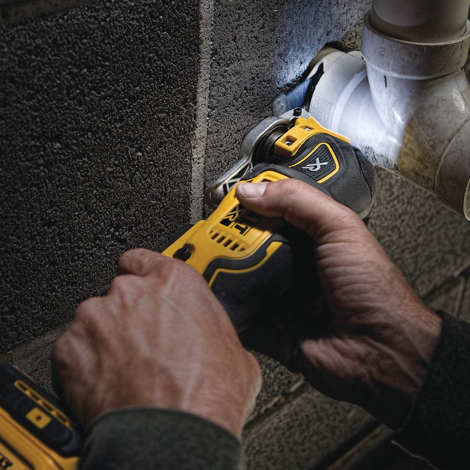 DeWalt DCS356D1 20V MAX XR Brushless Cordless 3-Speed Oscillating Multi-Tool 2.0Ah Kit