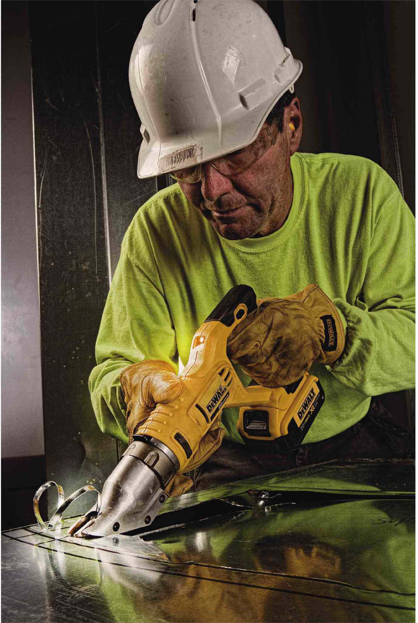 Dewalt DCS494M2 20V MAX 14ga Swivel Head Shear Kit