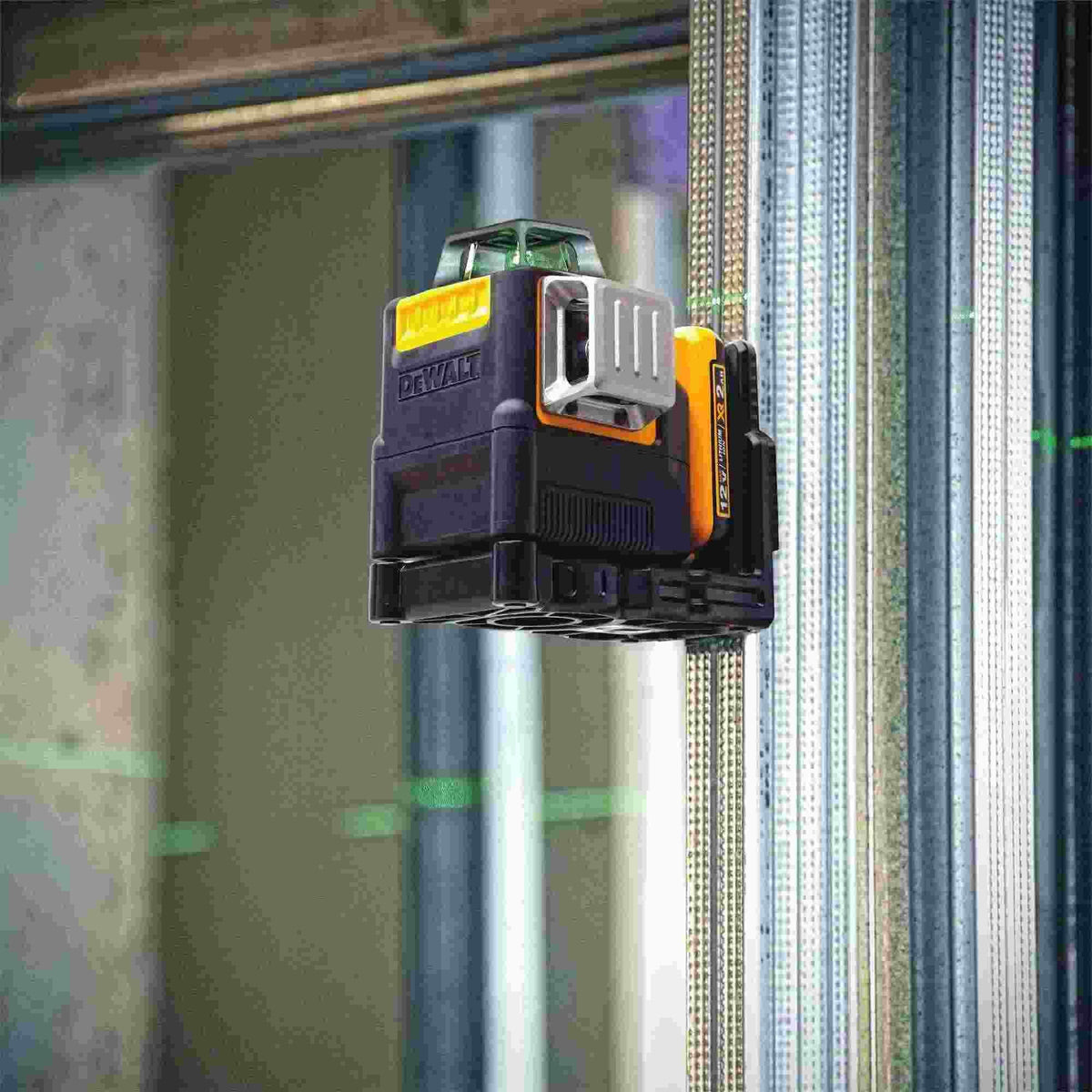 DeWALT DW0811LG 12v Max 2 x 360 Green Line Laser