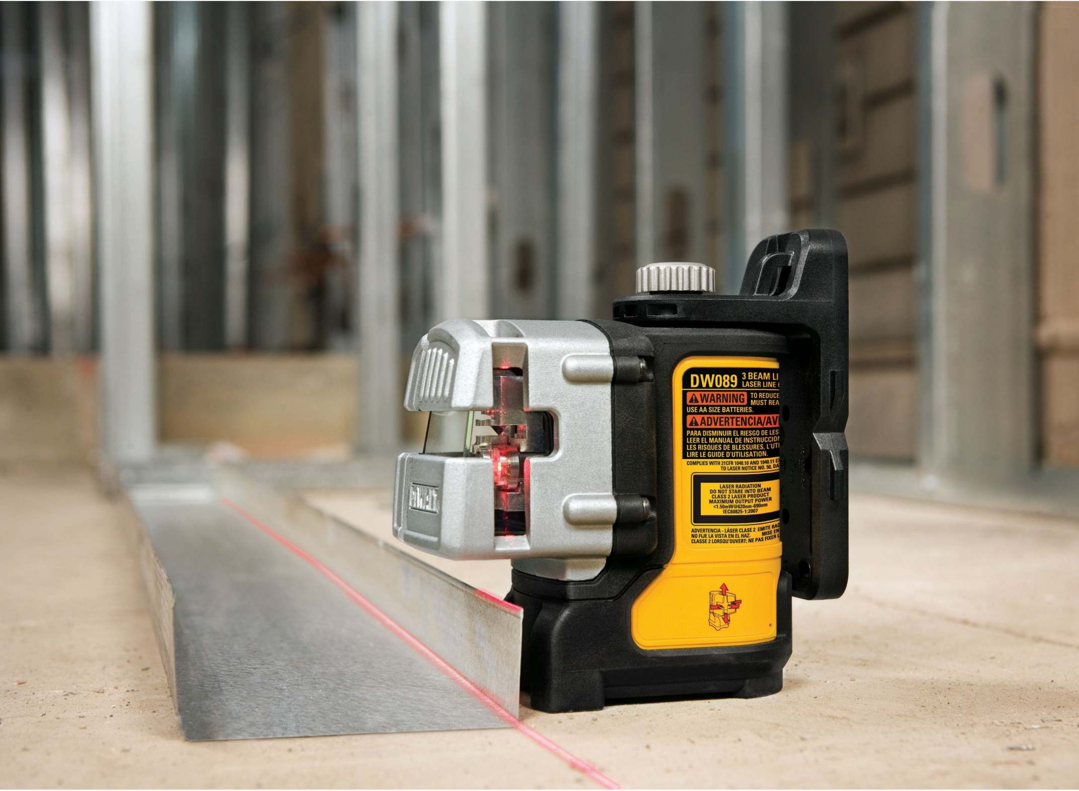 Dewalt DW089K Self Leveling 3-Beam Line Laser