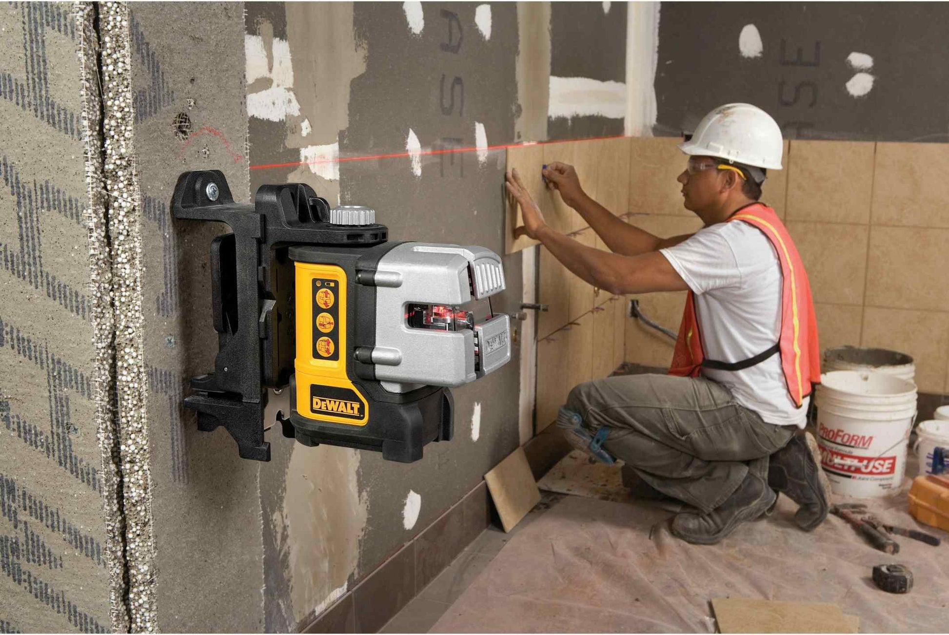 Dewalt DW089K Self Leveling 3-Beam Line Laser