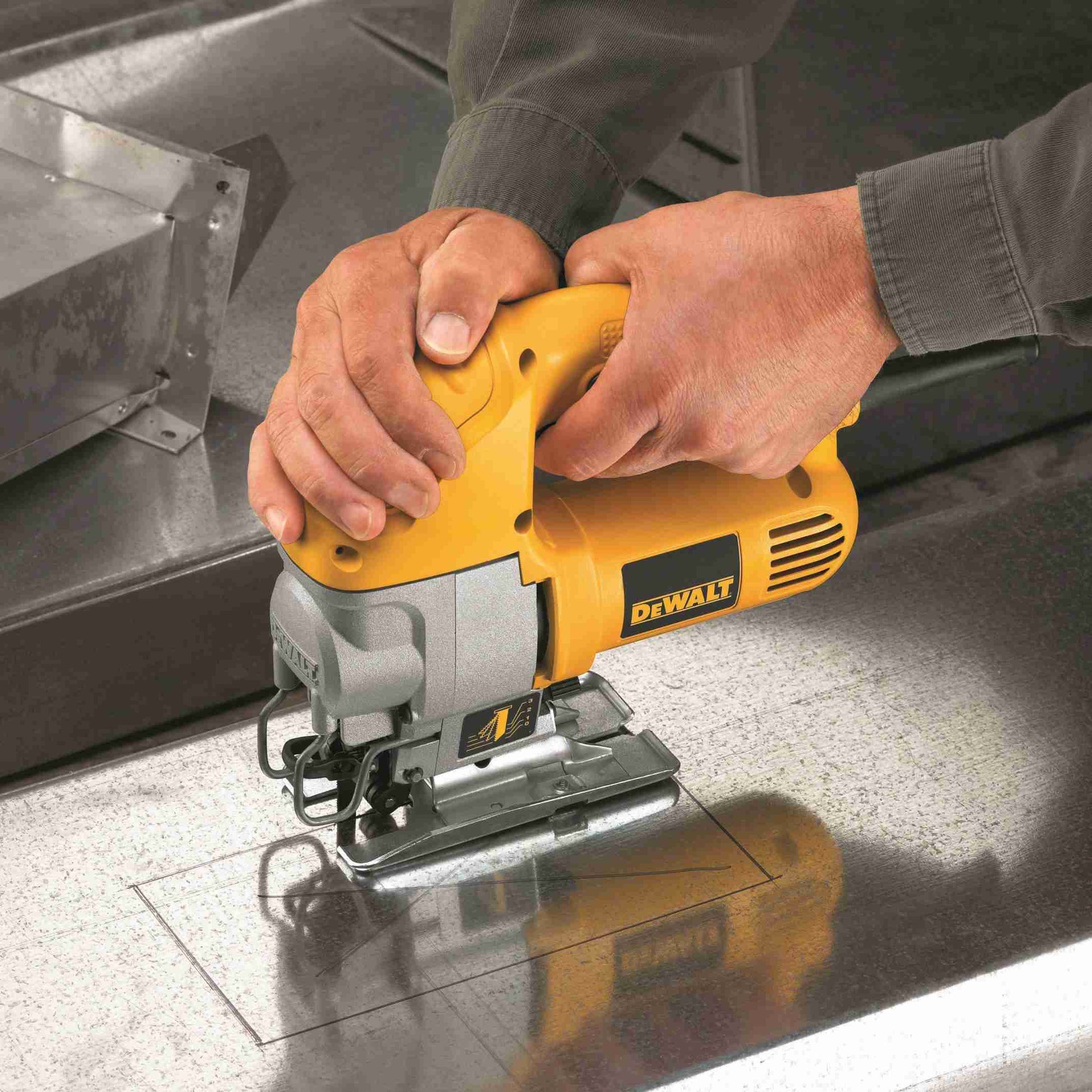 DeWalt DW317K Compact Jigsaw