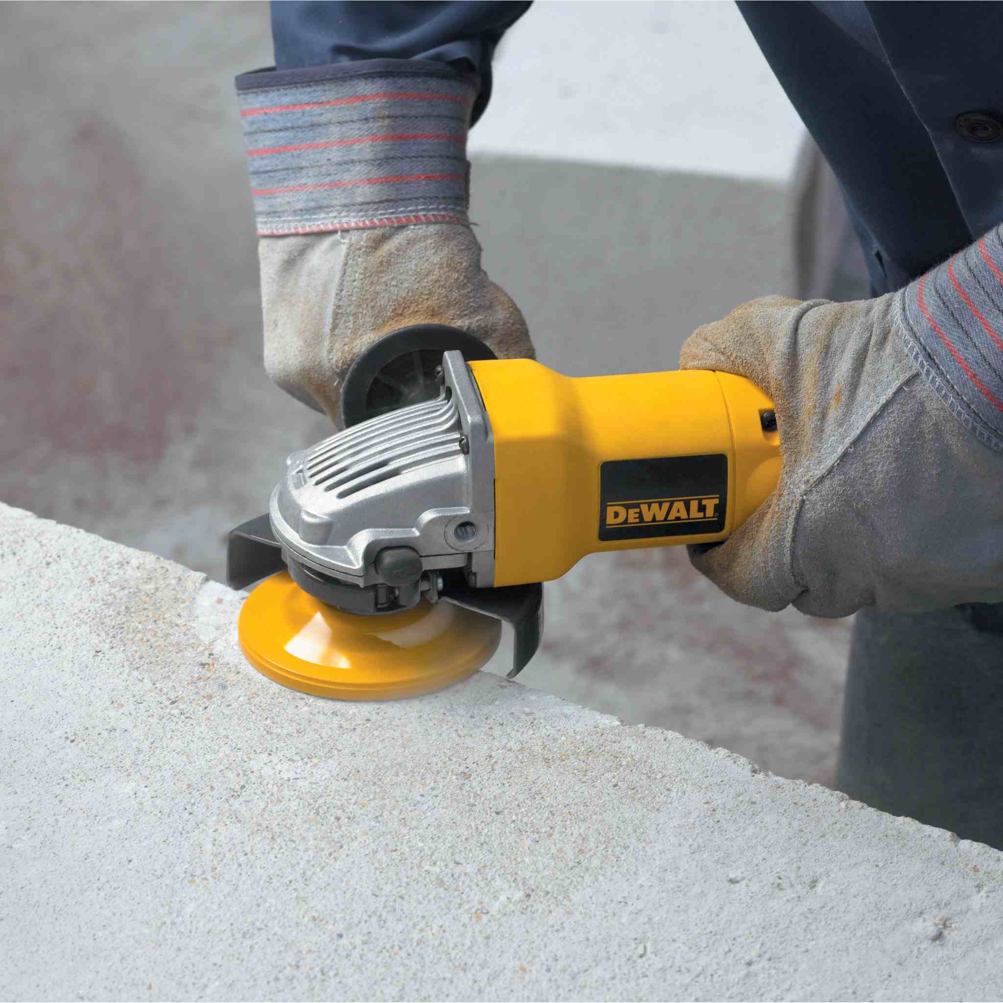 DeWalt DW4770 4" Single Row Diamond Cup Grinding Wheel