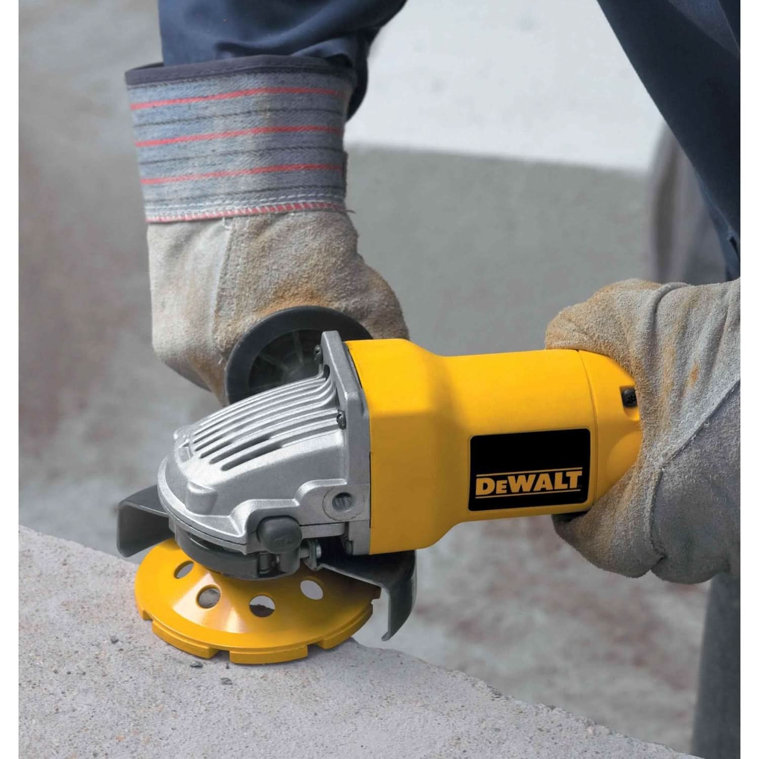 DeWalt DW4770 4" Single Row Diamond Cup Grinding Wheel