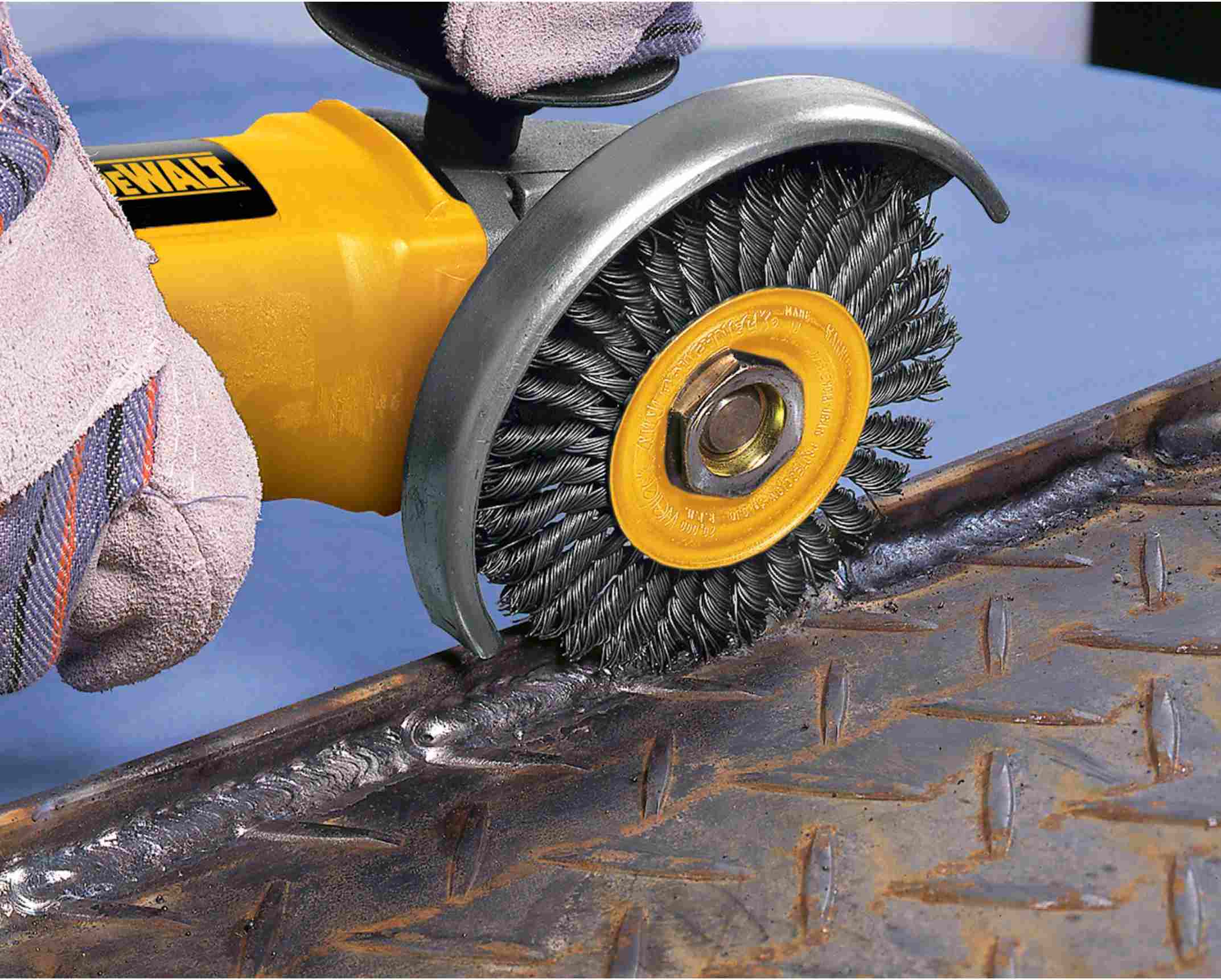 DeWalt DW4925 4" x 5/8"-11 HP .020 Carbon Stringer Wire Wheel