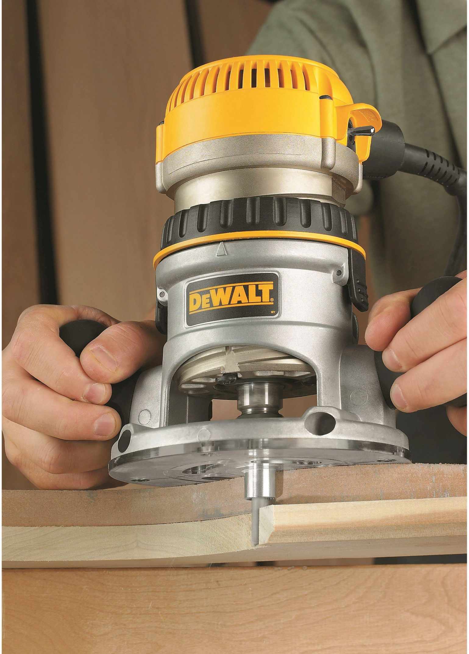 DeWalt DW616 1-3/4 HP Fixed Base Router