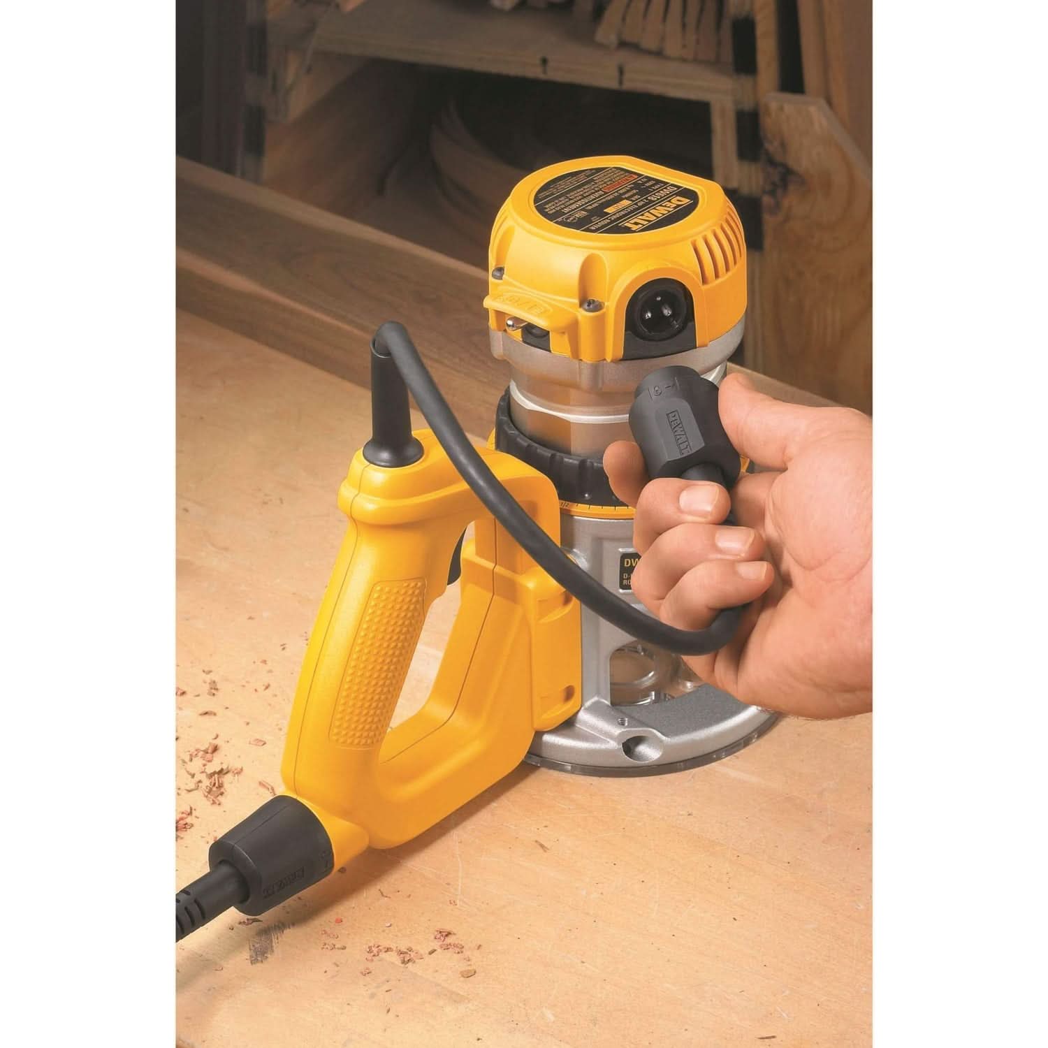 DeWalt DW618D Corded 2-1/4 HP EVS D-Handle Router with Soft Start