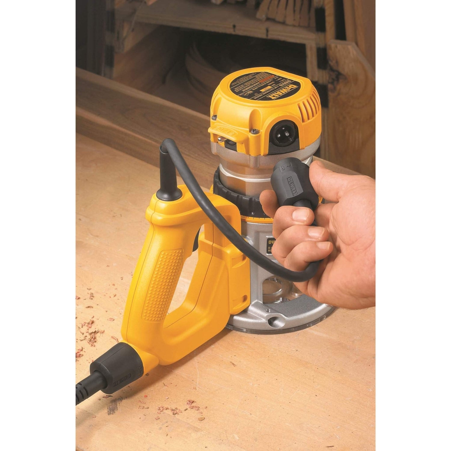 DeWalt DW618D 2-1/4 HP EVS D-Handle Router with Soft Start