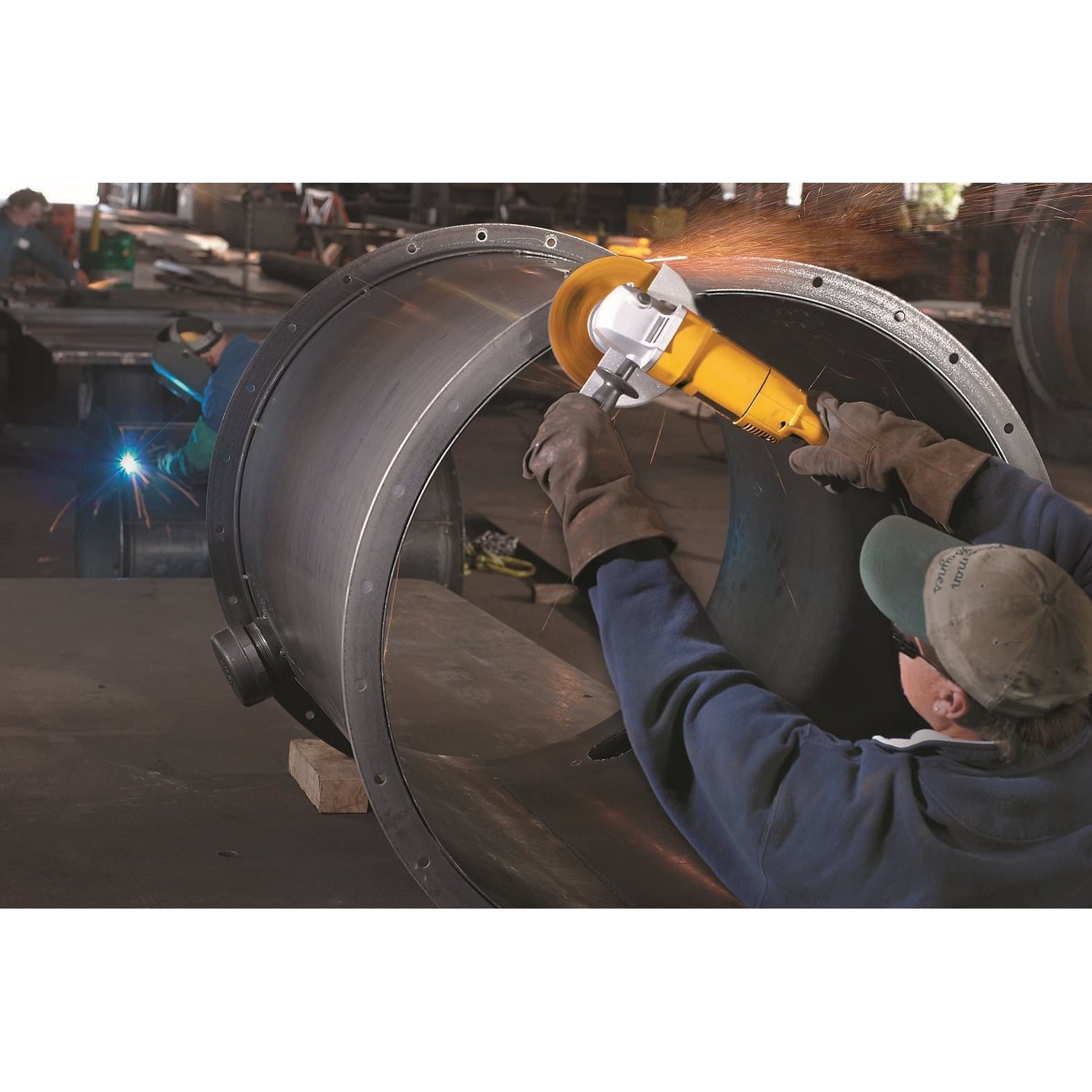 DeWalt DW840 7" (180mm) Medium Angle Grinder