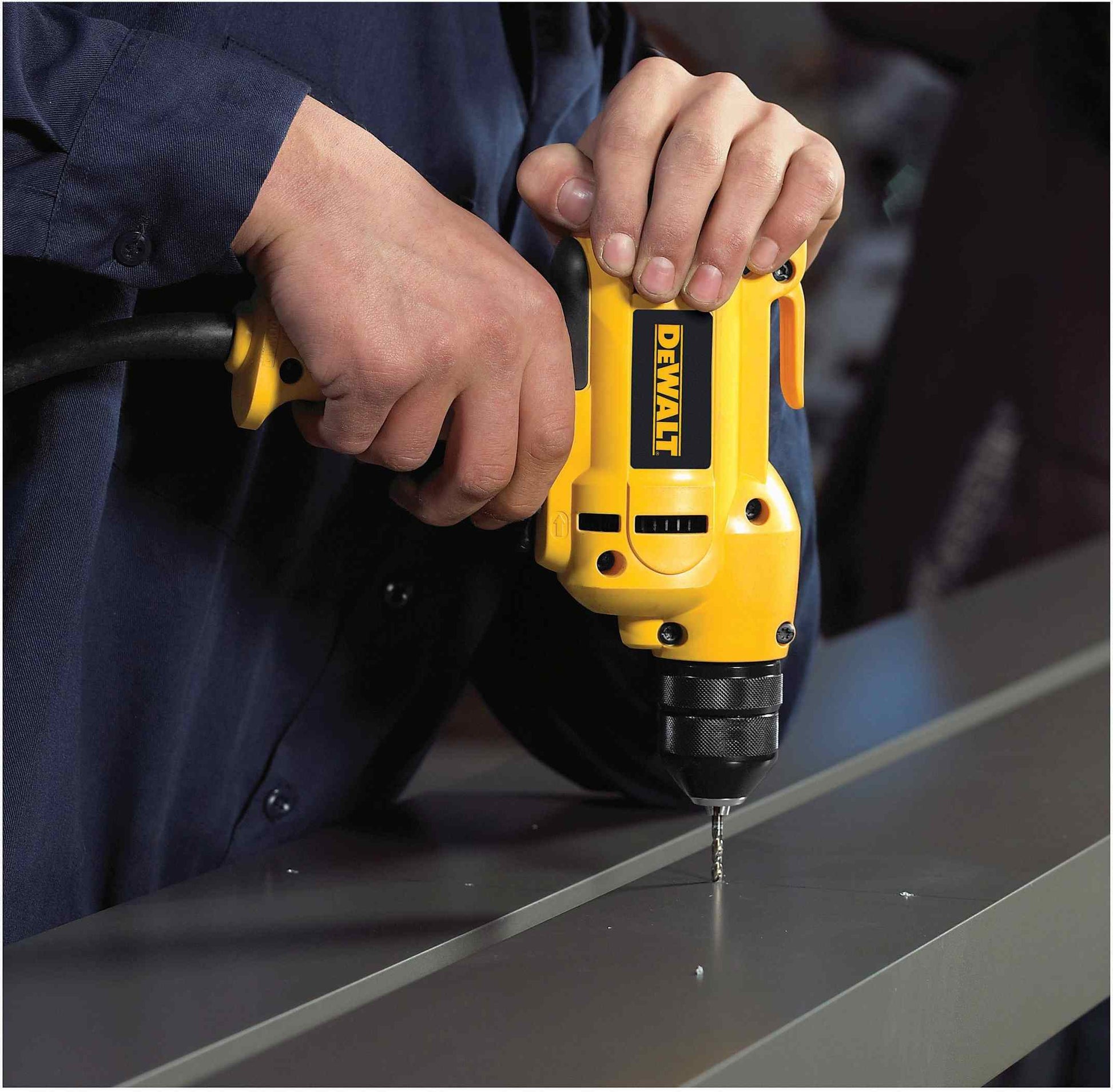 DeWalt DWD115K 3/8" (10mm) VSR Mid-handle Drill Kit with Keyless Chuck