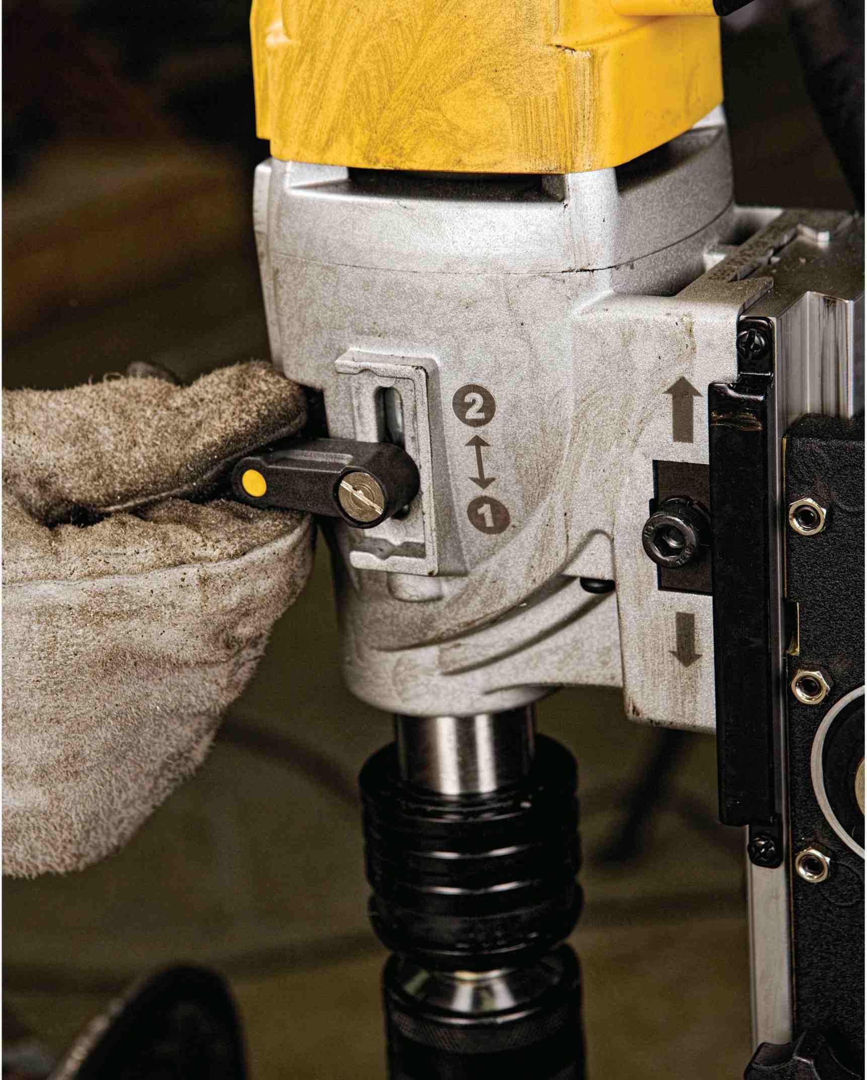 DeWalt DWE1622K 2", 2 Speed Magnetic Drill Press