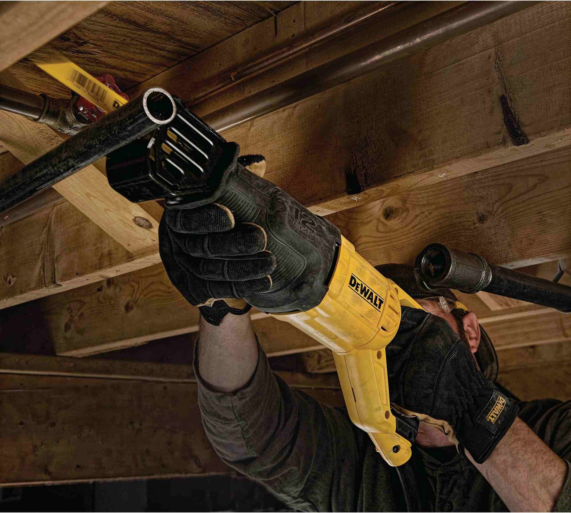 Dewalt DWE305 12 Amp Variable Speed Reciprocating Saw