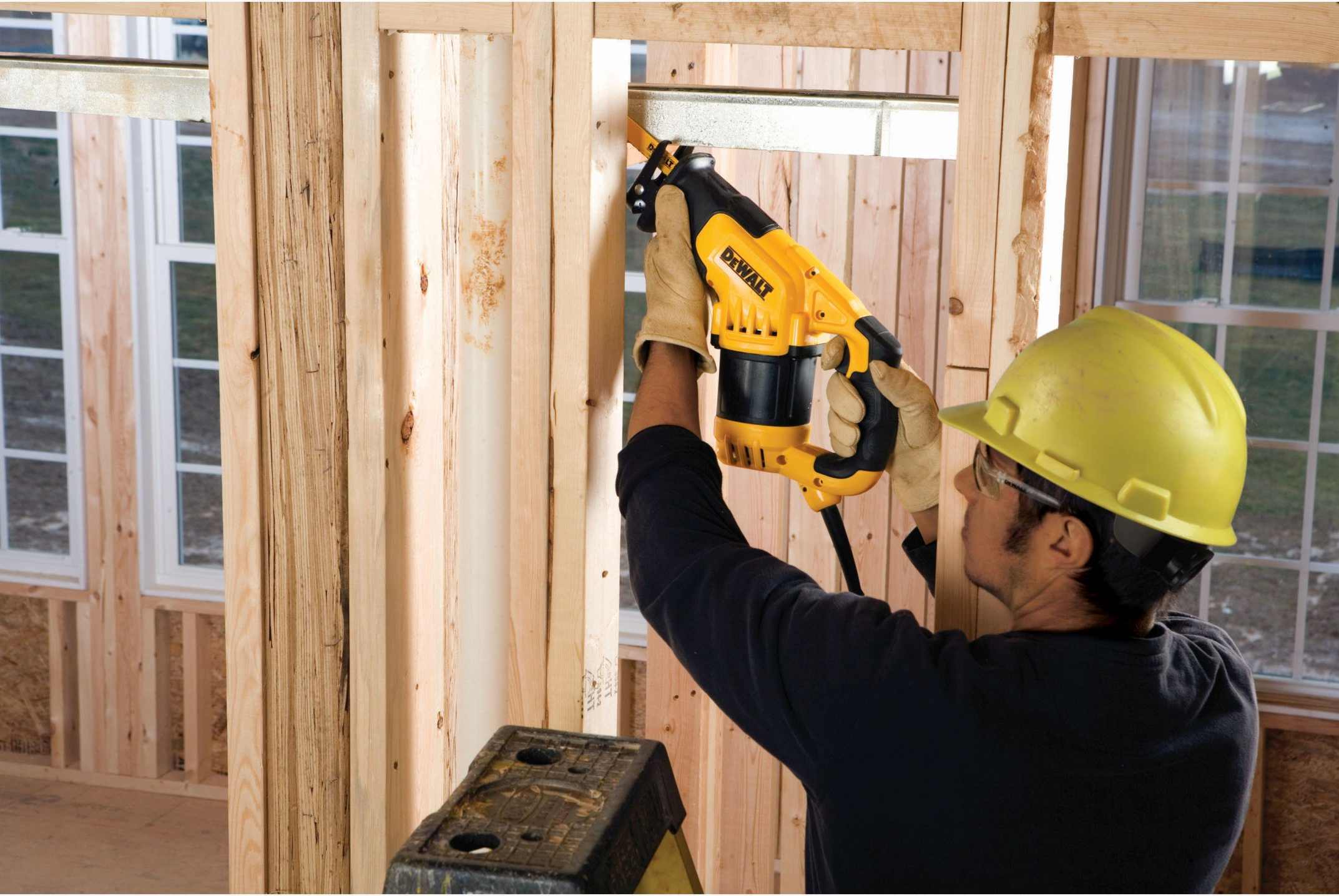 DeWalt DWE357 10 Amp Compact Reciprocating Saw