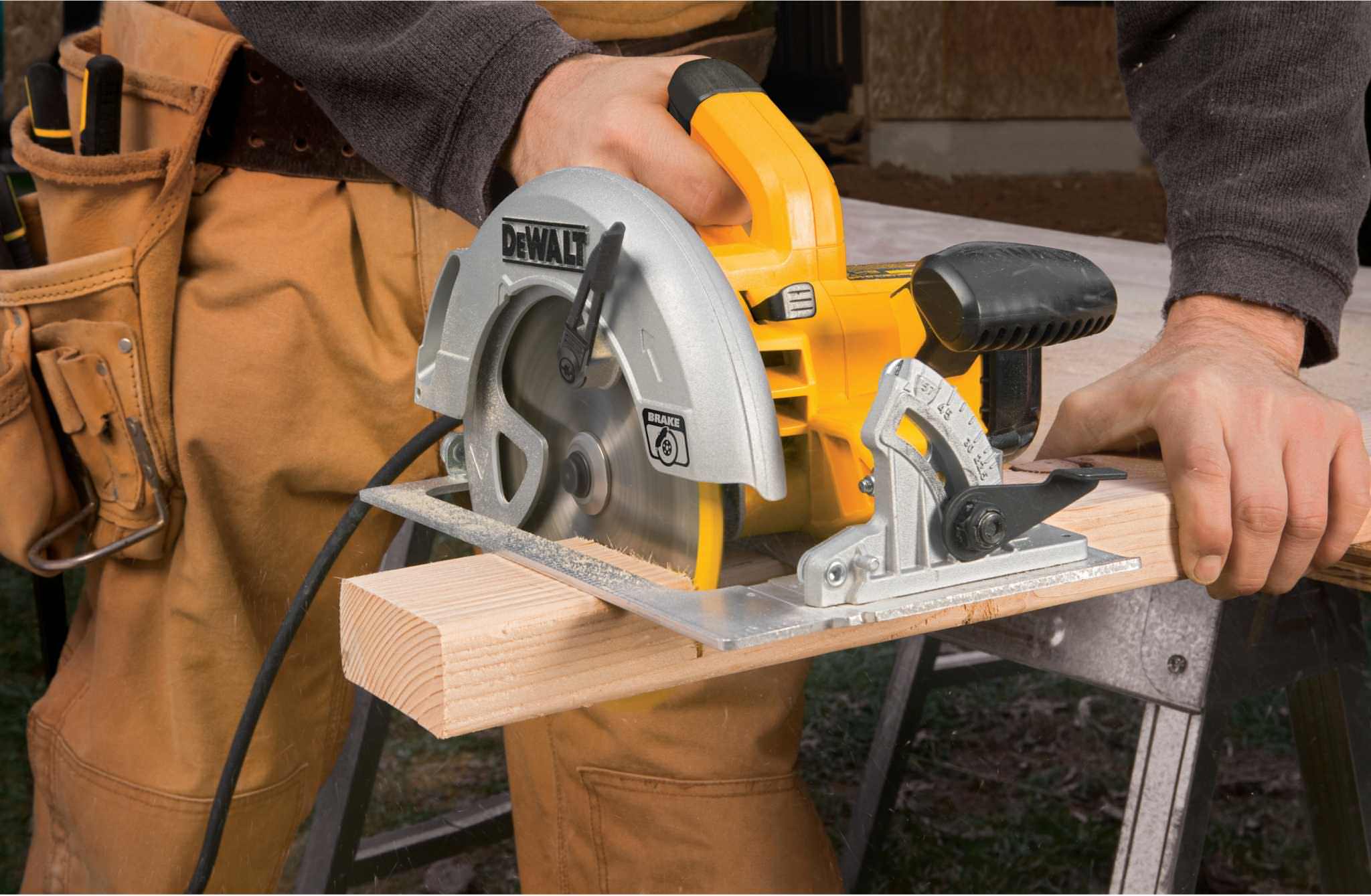 DeWalt DWE575SB 7-1/4" Lightweight Circular Saw W/ Electric Brake