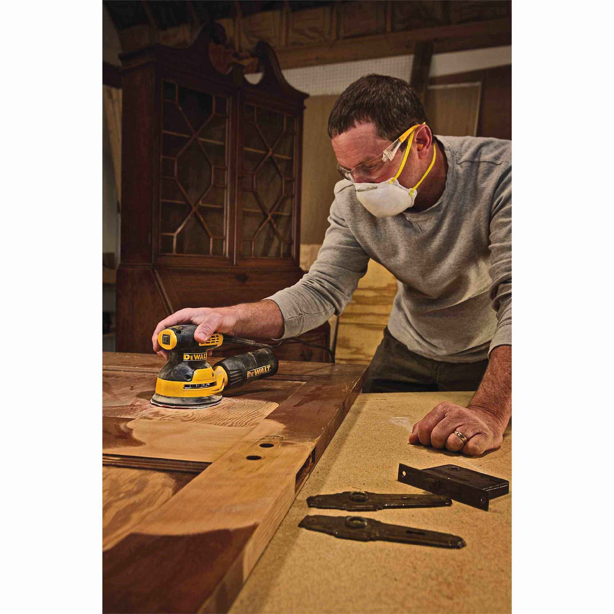 Dewalt DWE6421K 5" Single Speed Random Orbit Sander Kit - H&L Pad