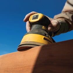 DeWalt DWE6423 5 in. Variable-Speed Random Orbit Sander