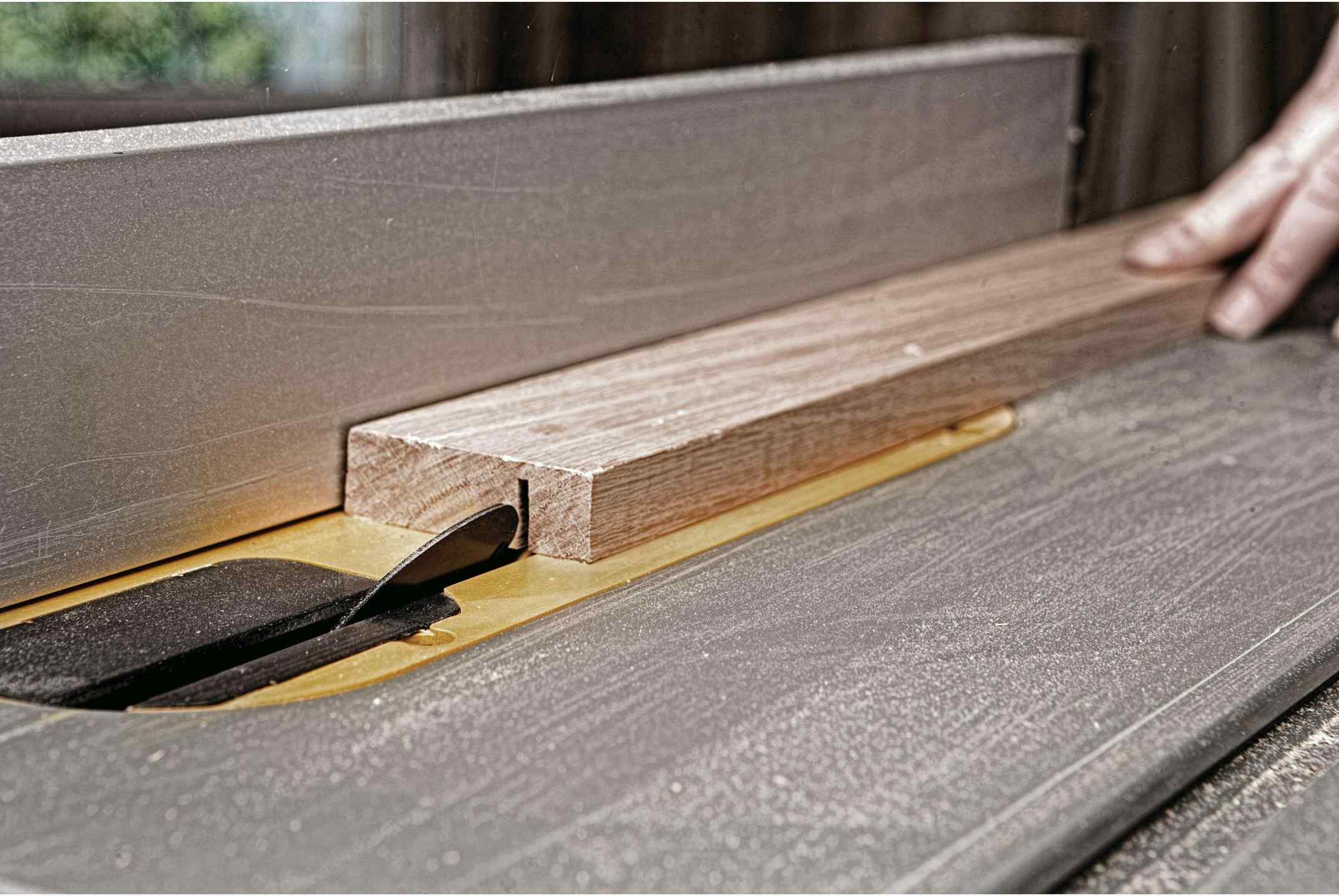Dewalt DWE7491RS 10" Tablesaw With Wheeled Stand