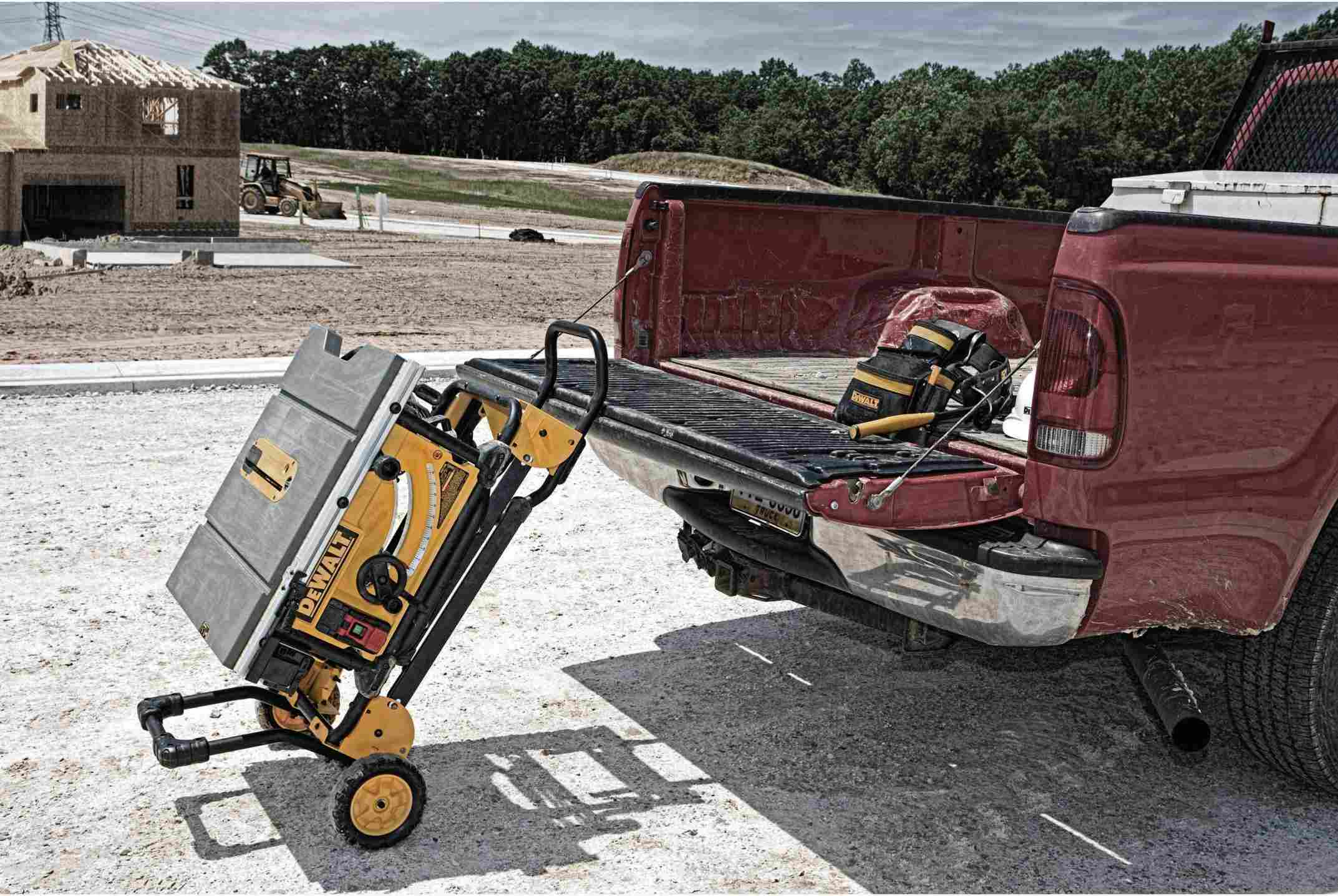 Dewalt DWE7491RS 10" Tablesaw With Wheeled Stand