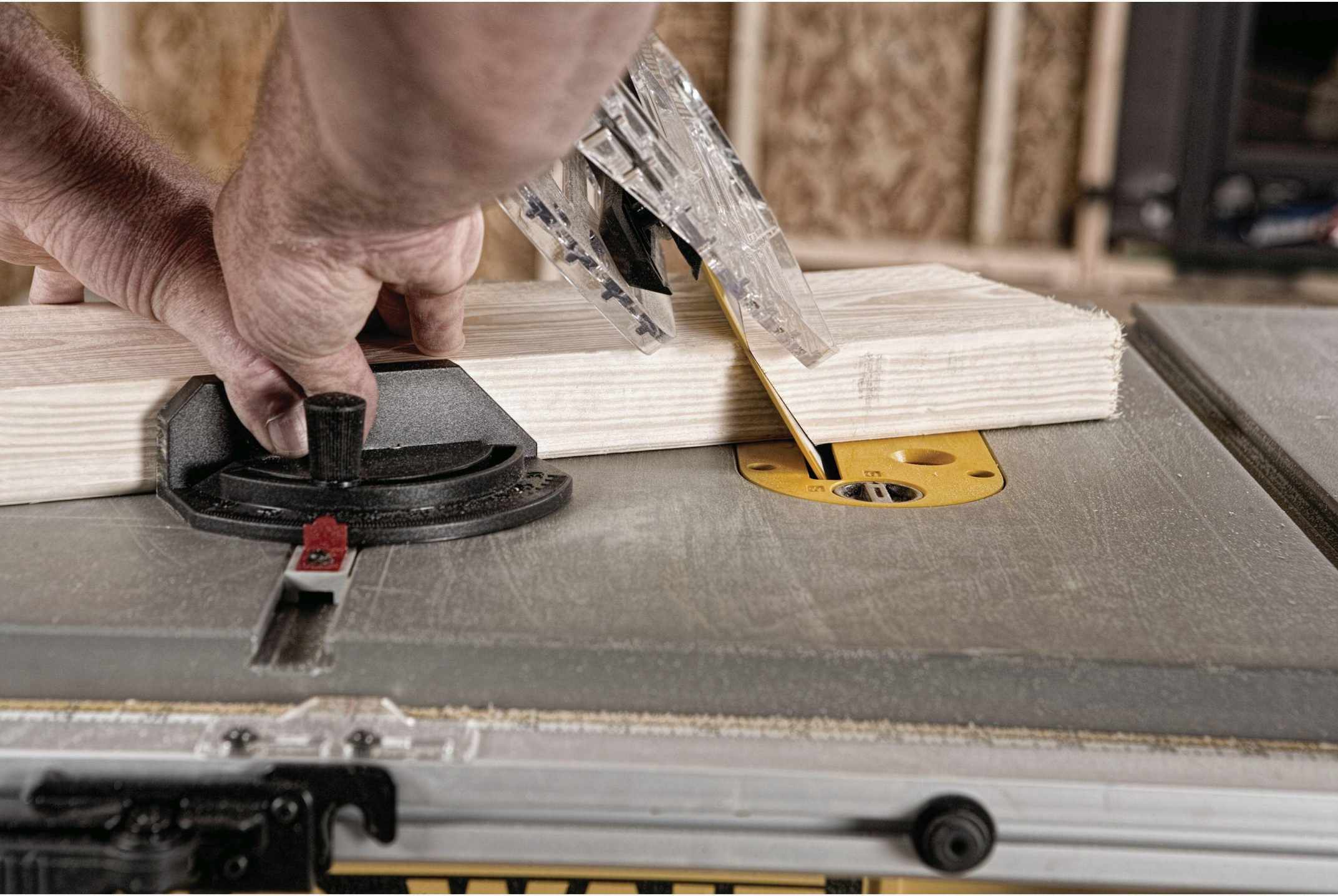 Dewalt DWE7491RS 10" Tablesaw With Wheeled Stand