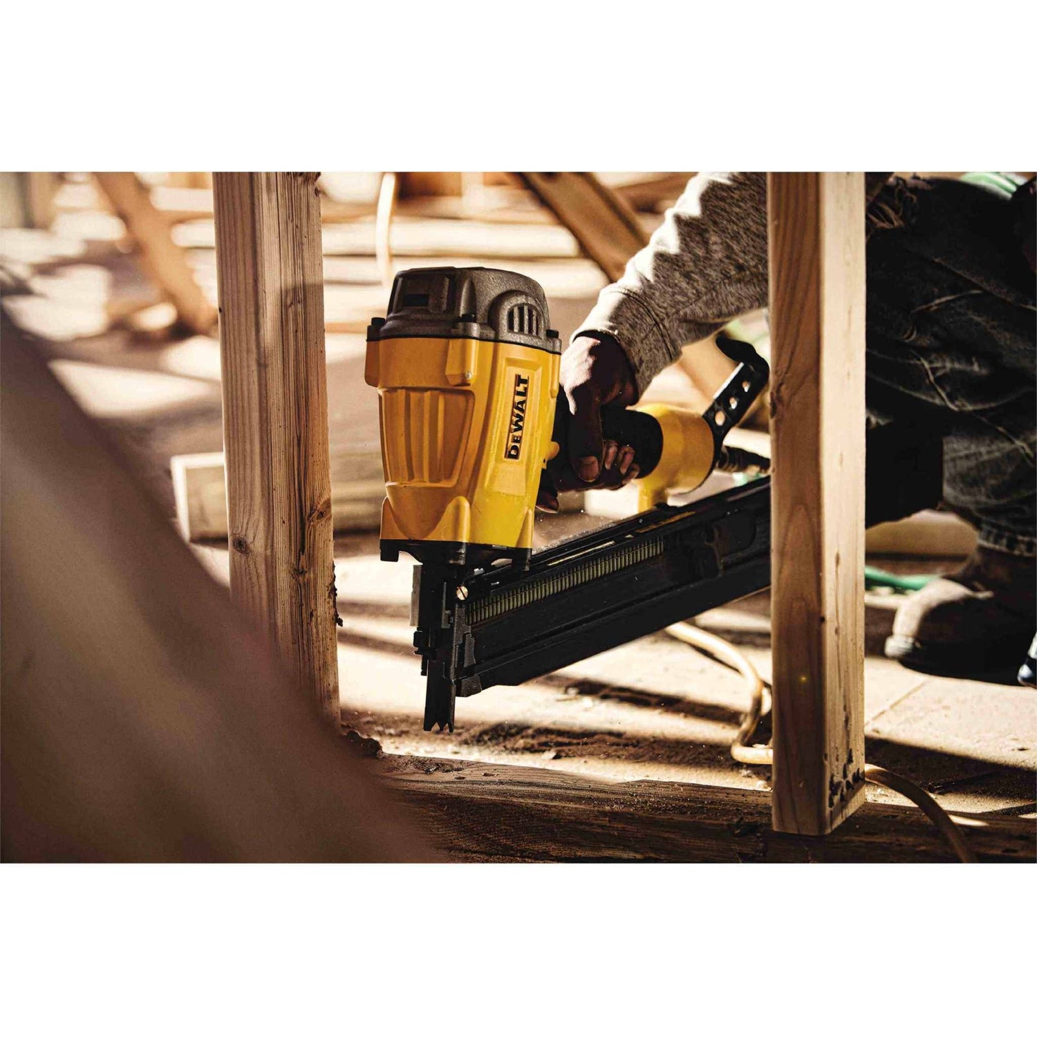 Dewalt DWF83WW 28 Degree Wire Weld Framing Nailer