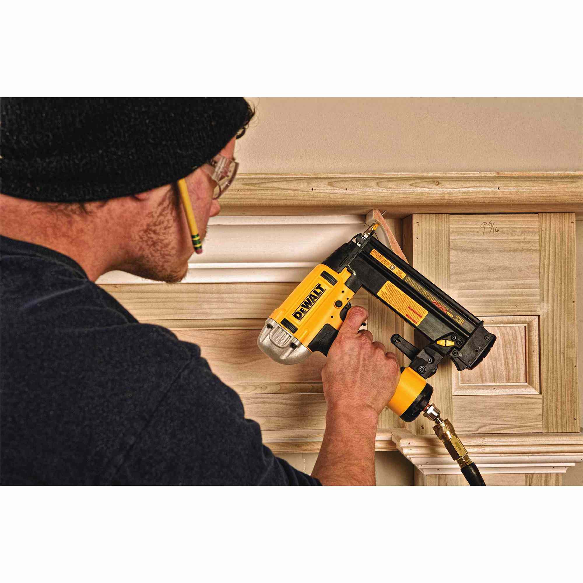 Dewalt DWFP12233 18 GA Precision Point Brad Nailer