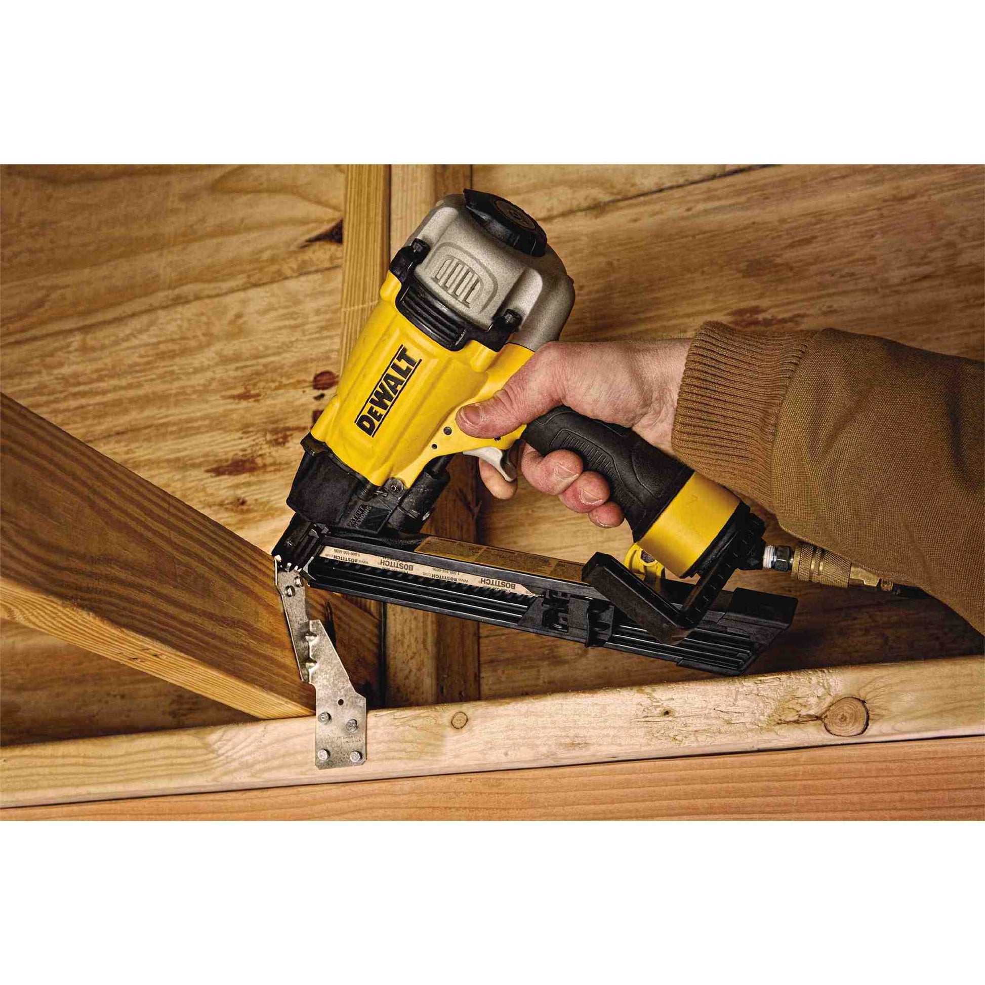 Dewalt DWMC150 Metal Connector Nailer