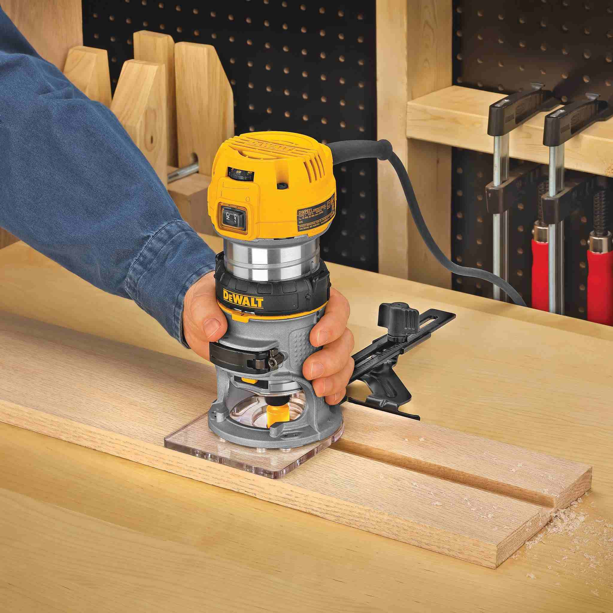 DeWalt DWP611 1.25 HP MAX Torque Variable Speed Compact Router with LED's