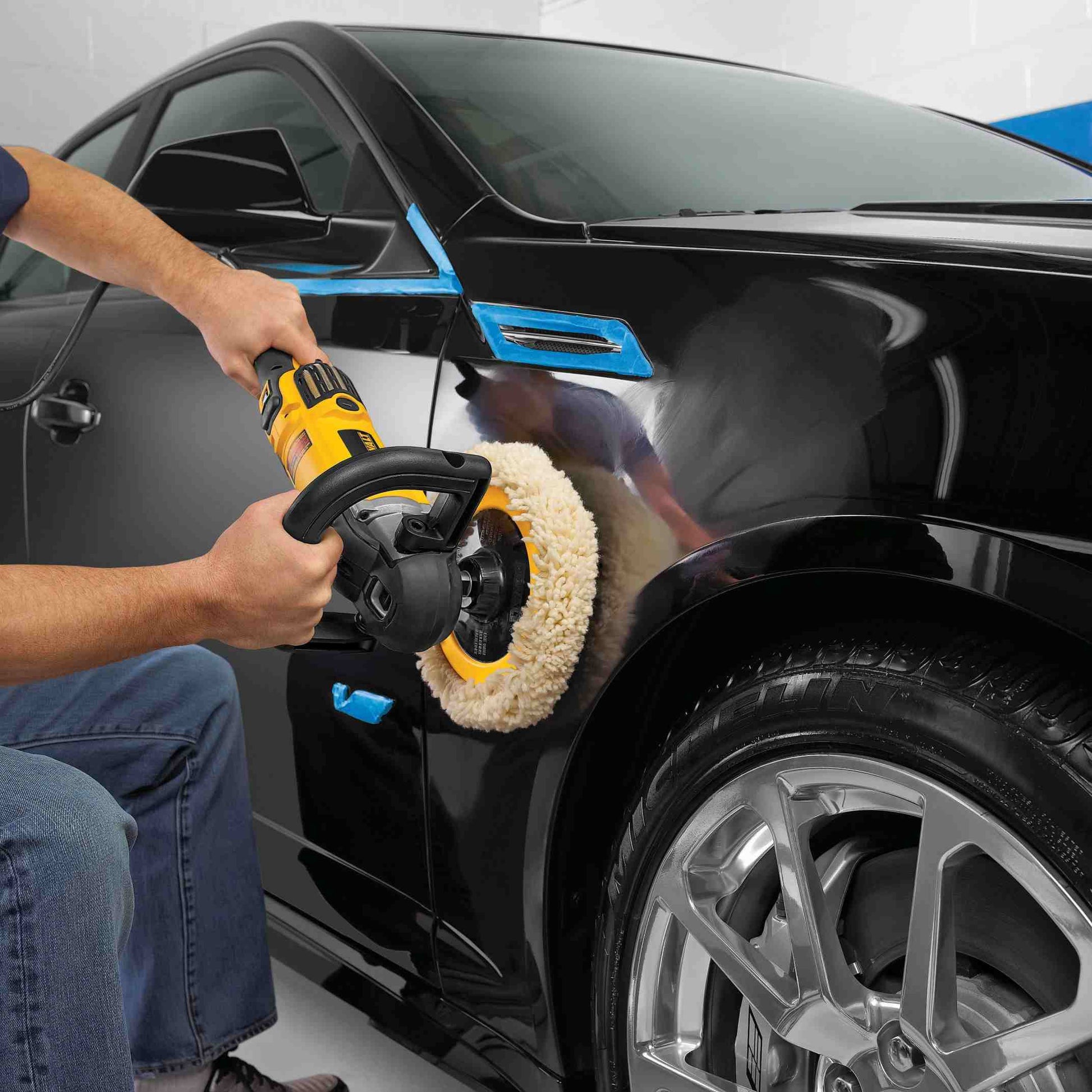 DeWalt DWP849X 7"/9" Variable Speed Polisher with Soft Start