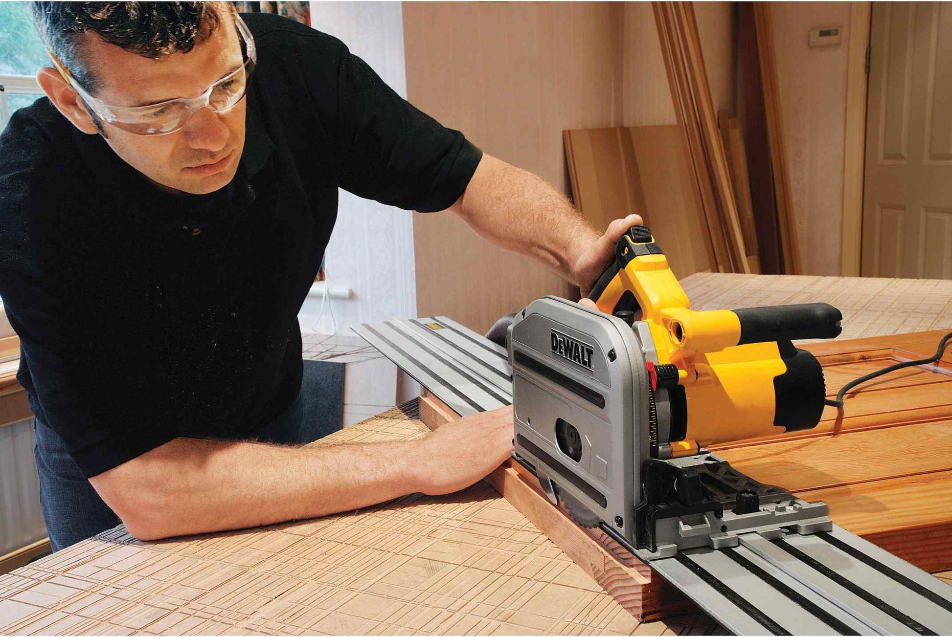 DeWalt DWS520K 6-1/2" (165mm) Track Saw, No Rail