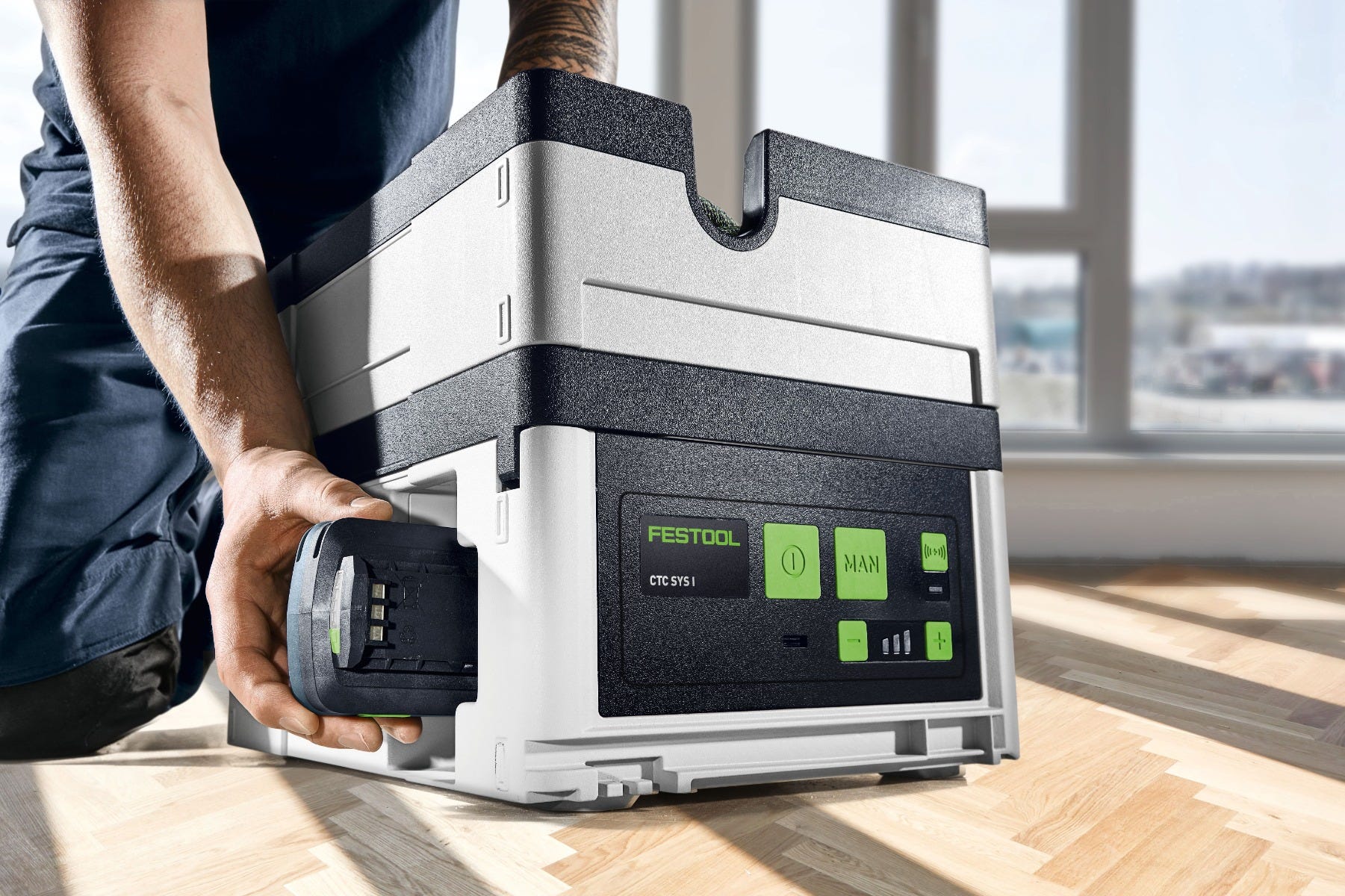 Festool 577390 CTC SYS Cordless 18V Mobile HEPA Dust Extractor PLUS 4.0Ah Kit