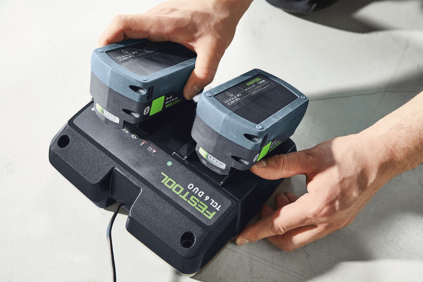 Festool 577390 CTC SYS Cordless 18V Mobile HEPA Dust Extractor PLUS 4.0Ah Kit
