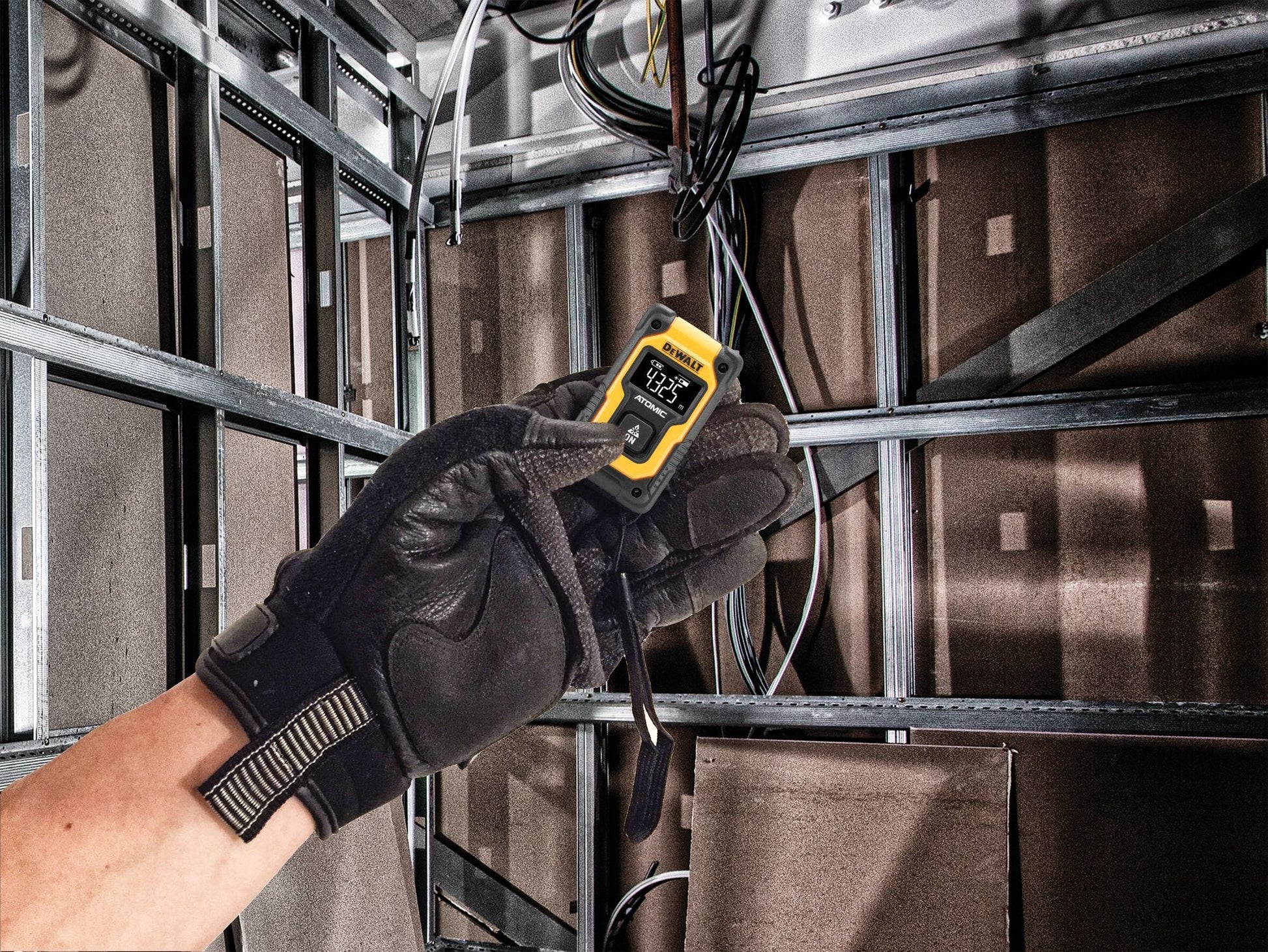 DeWalt DW055PL ATOMIC Compact Series 55-ft. Pocket Laser Distance Measurer