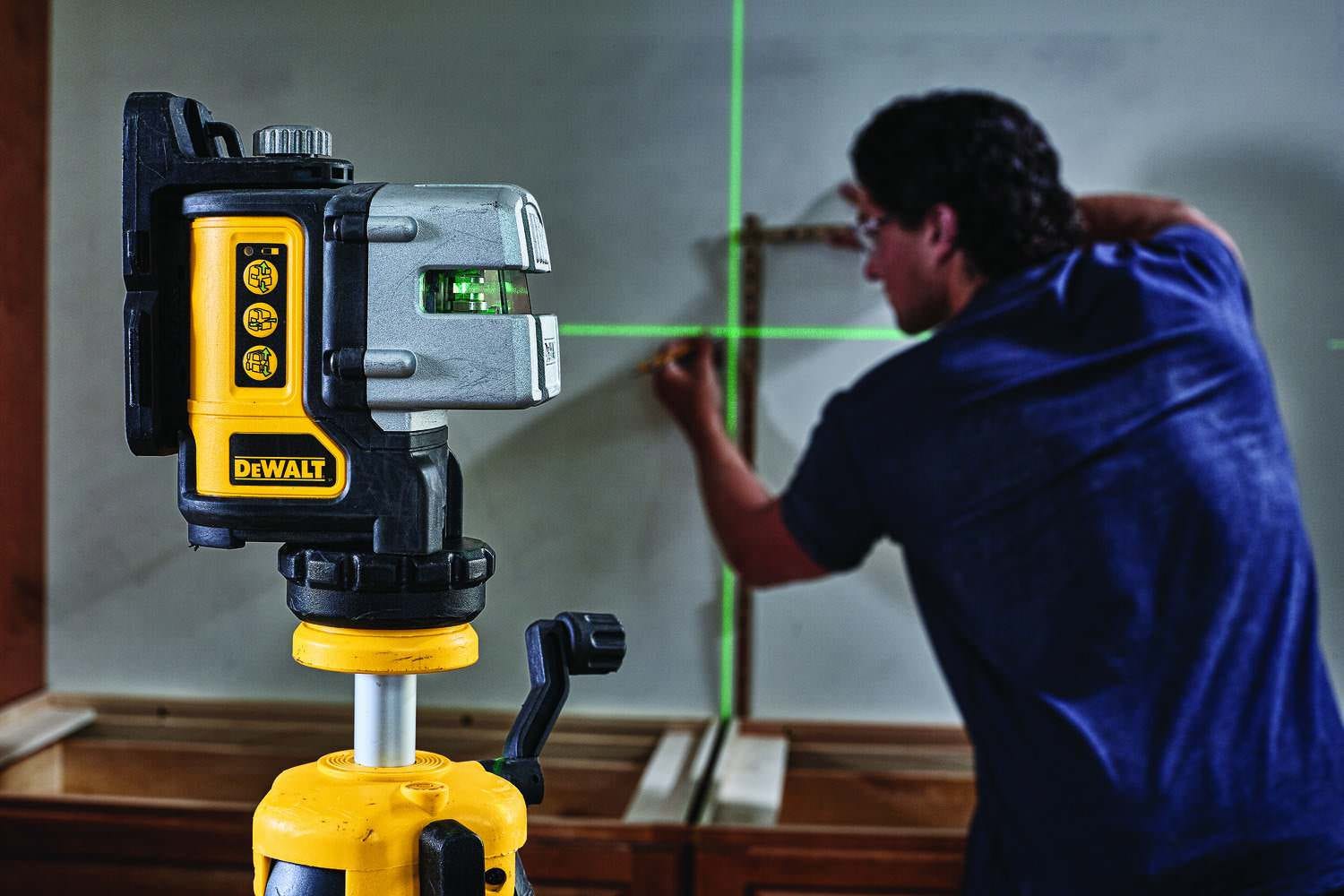 DeWalt DW089CG 3 Line Green Laser Level