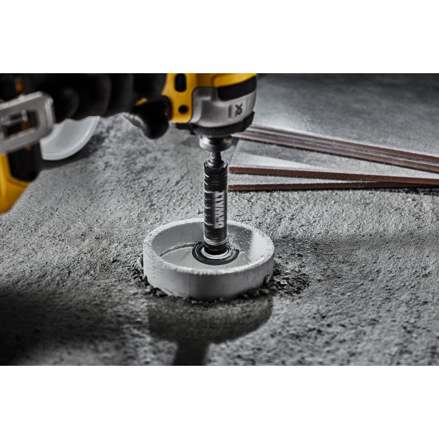DeWalt DWAIPCIR 1.32 in. (34mm) Pipe Cutting Wheel Drill Bit