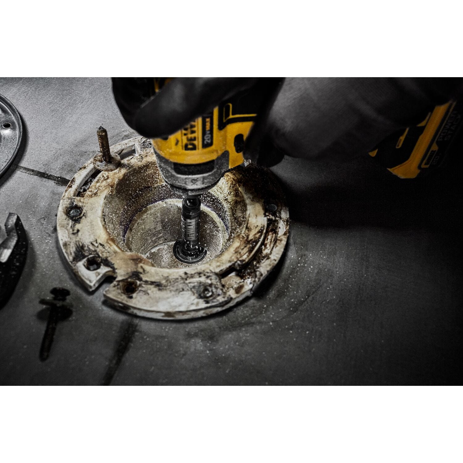 DeWalt DWAIPCIR 1.32 in. (34mm) Pipe Cutting Wheel Drill Bit